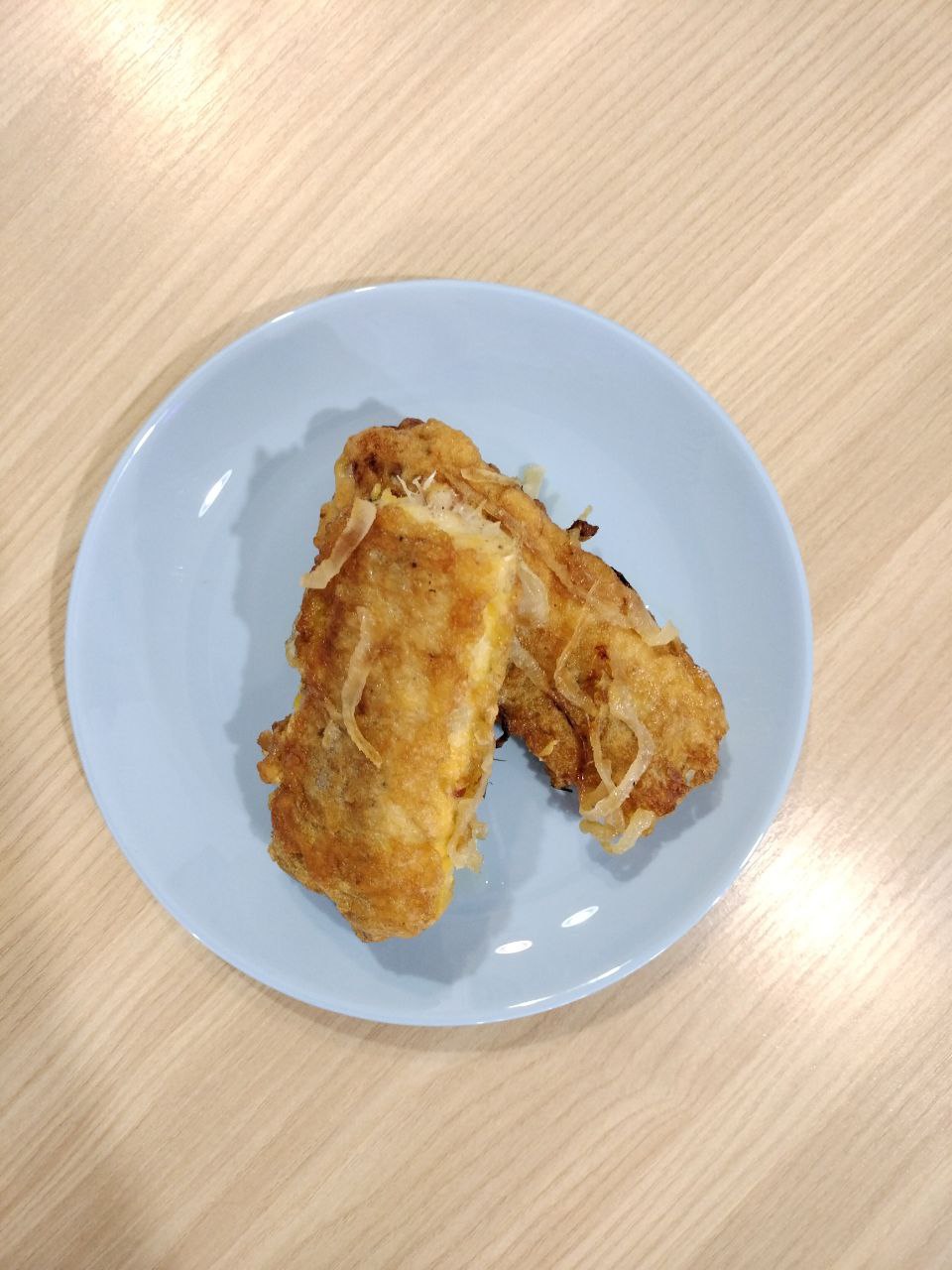 Риба  смажена з цибулею