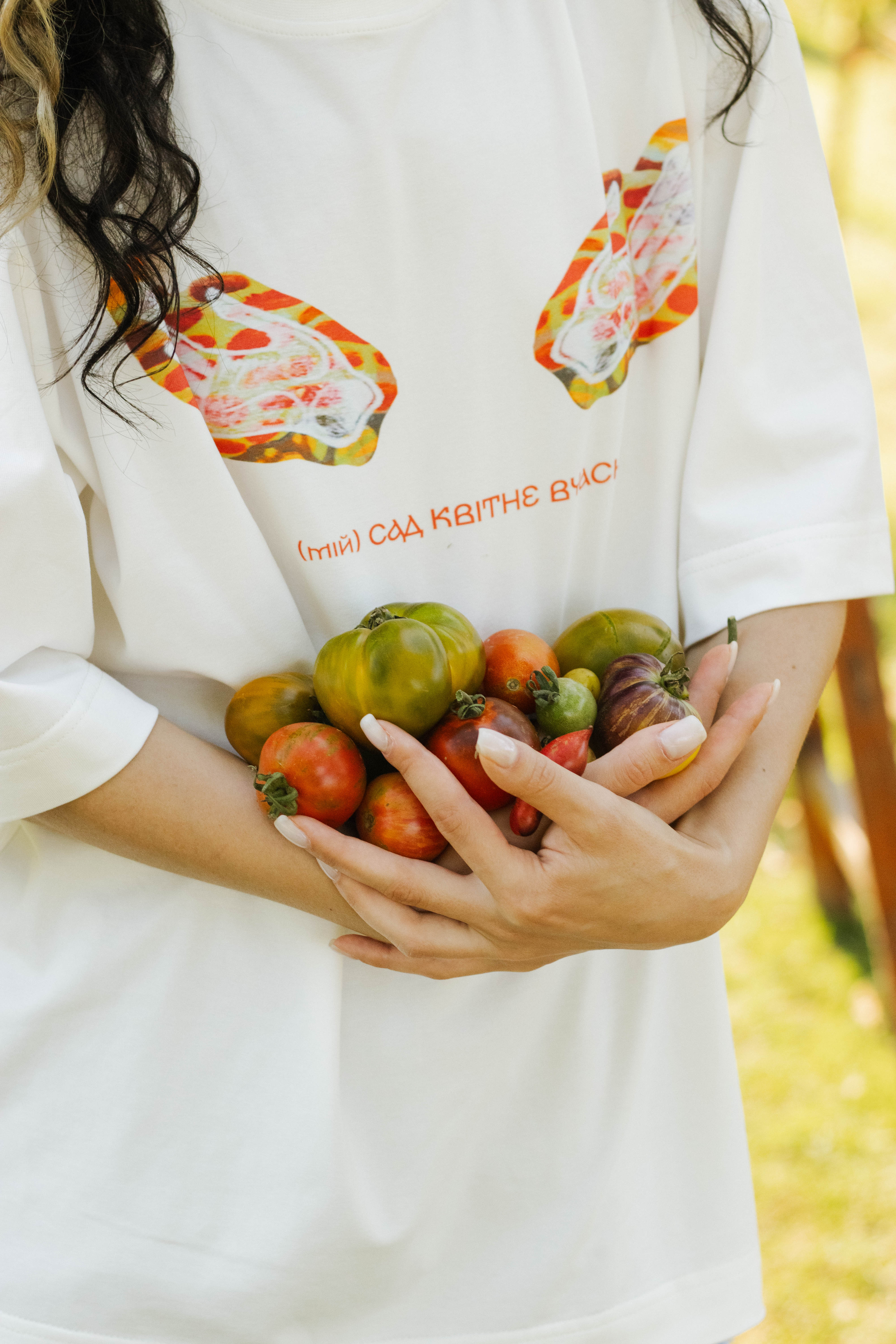 Футболка “(мій) сад квітне вчасно”