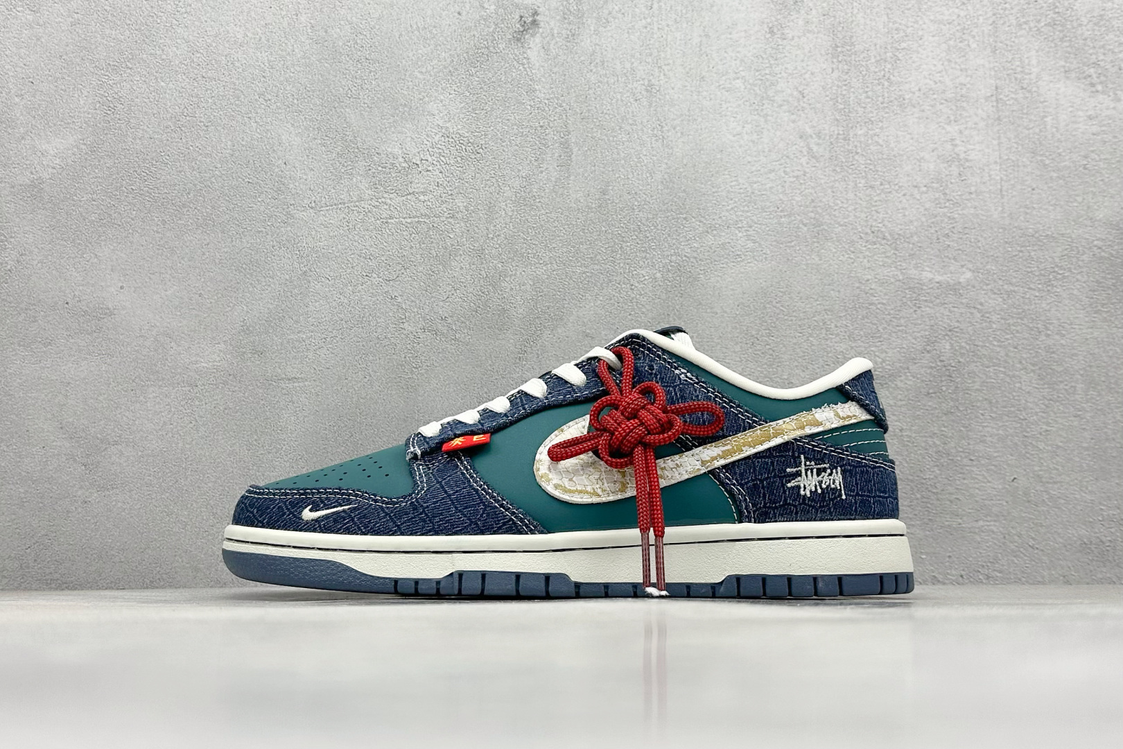 Nike SB Dunk Low x Stussy Snake Rok CH8311-283