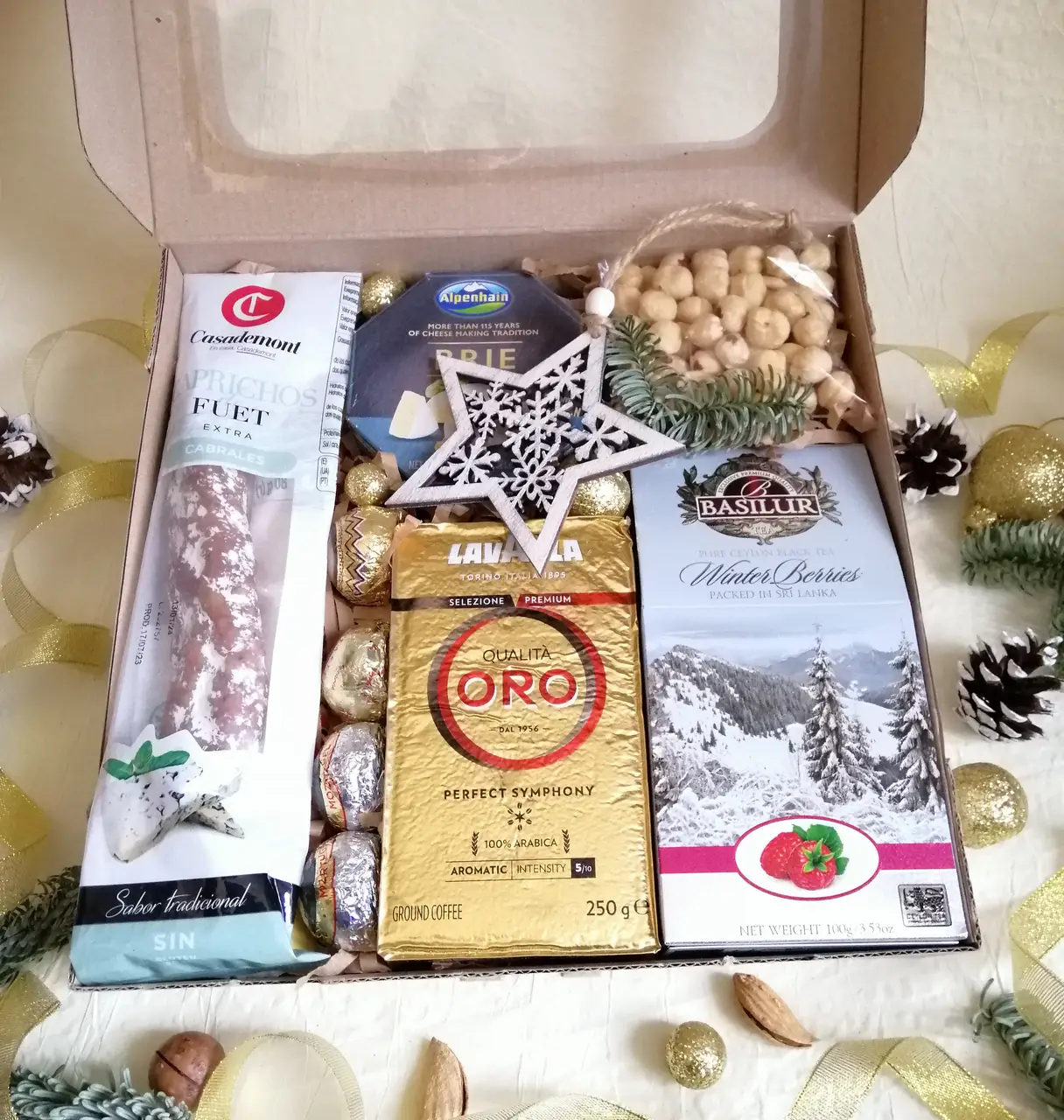Подарочный набор с продуктами на Новый год - Вкусный бокс мужчине и женщине №1053