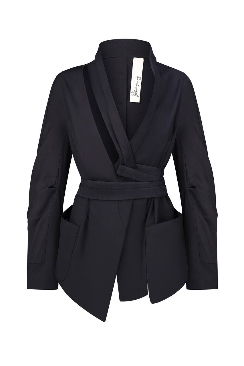 Wool kimono jacket with emphasis on the back