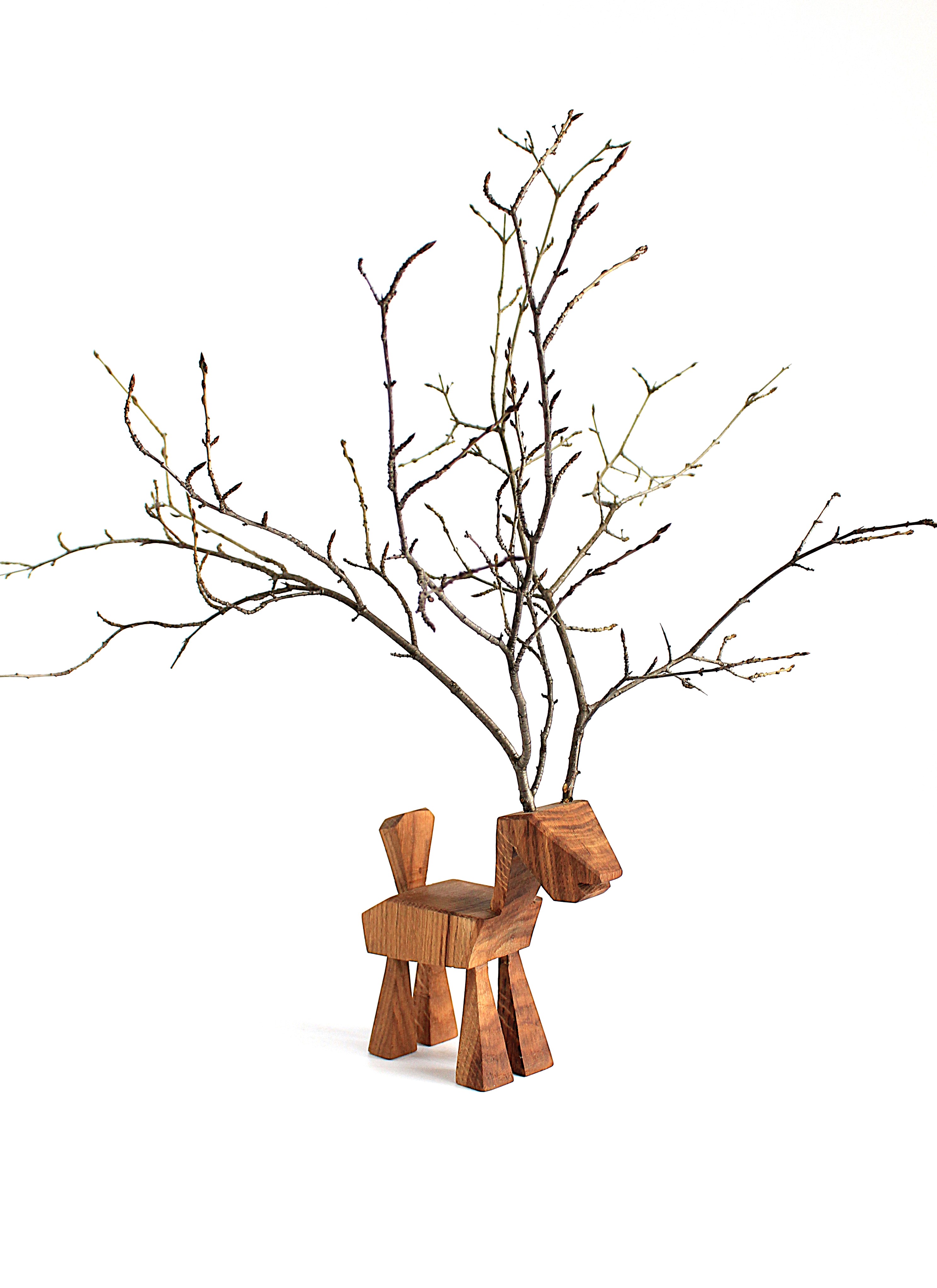 Олень із дуба “Домашня казка”