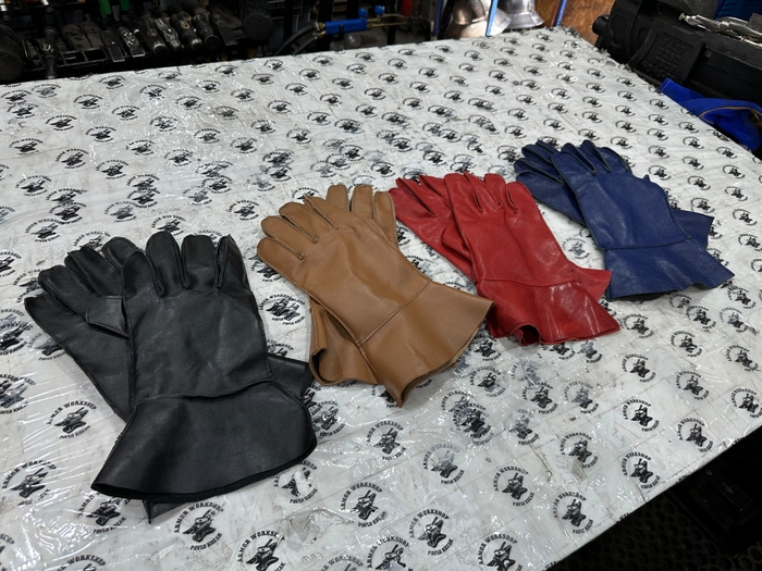 leather gloves in assortment