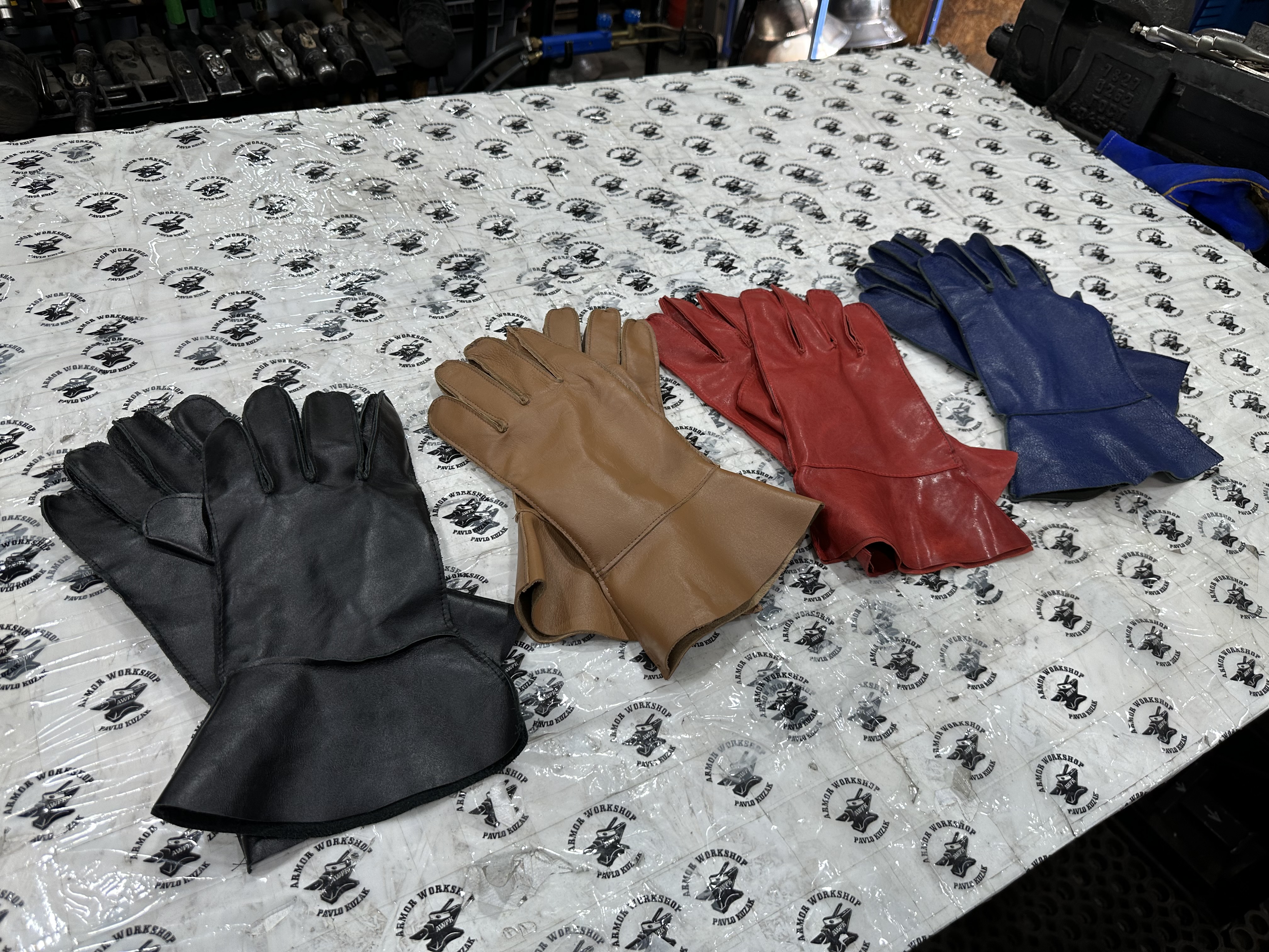 leather gloves in assortment