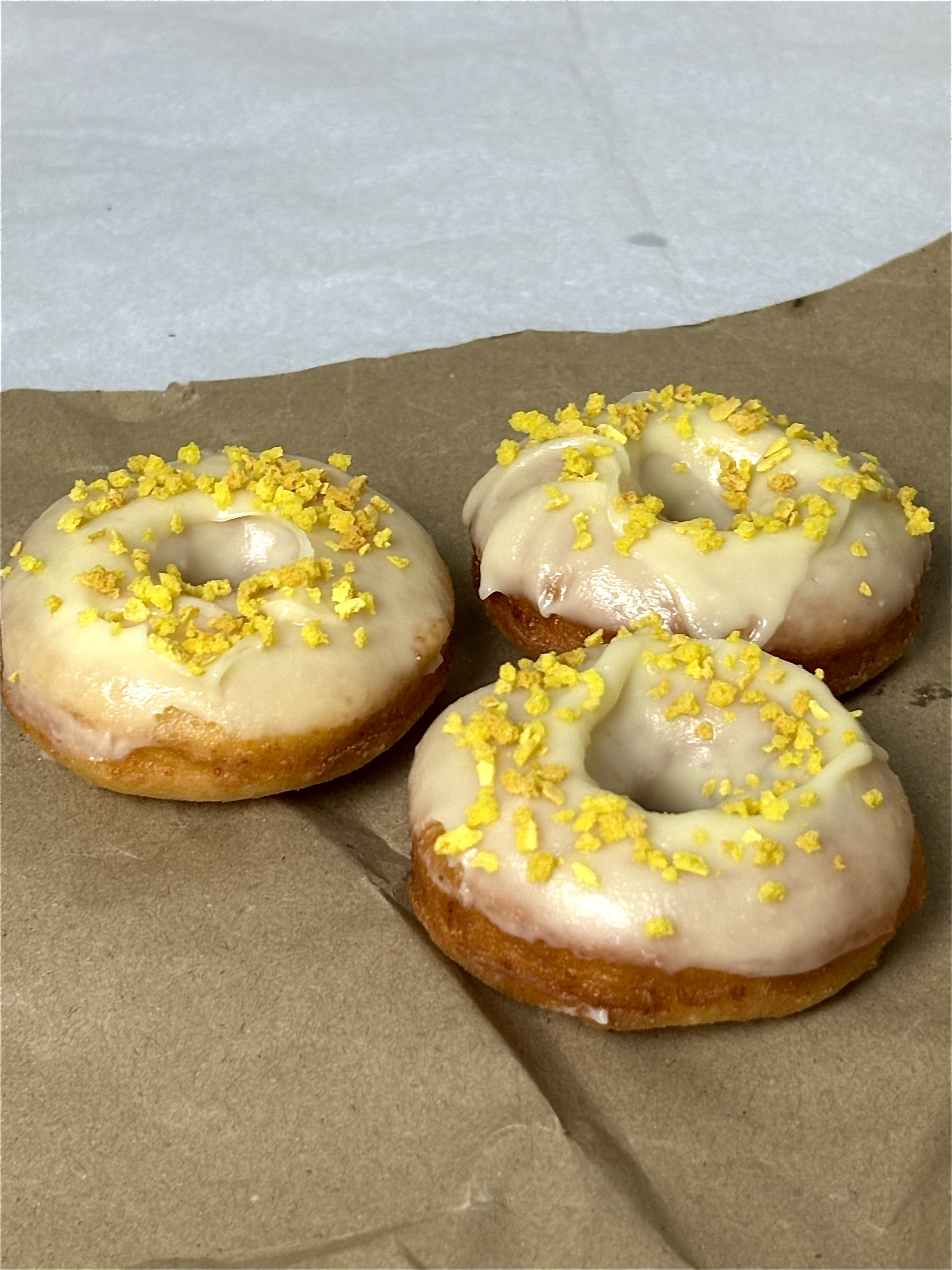 BOX  Шоколад з лимоном та меренгою 100г.