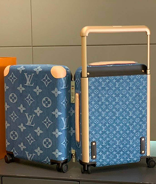 Louis Vuitton валізи