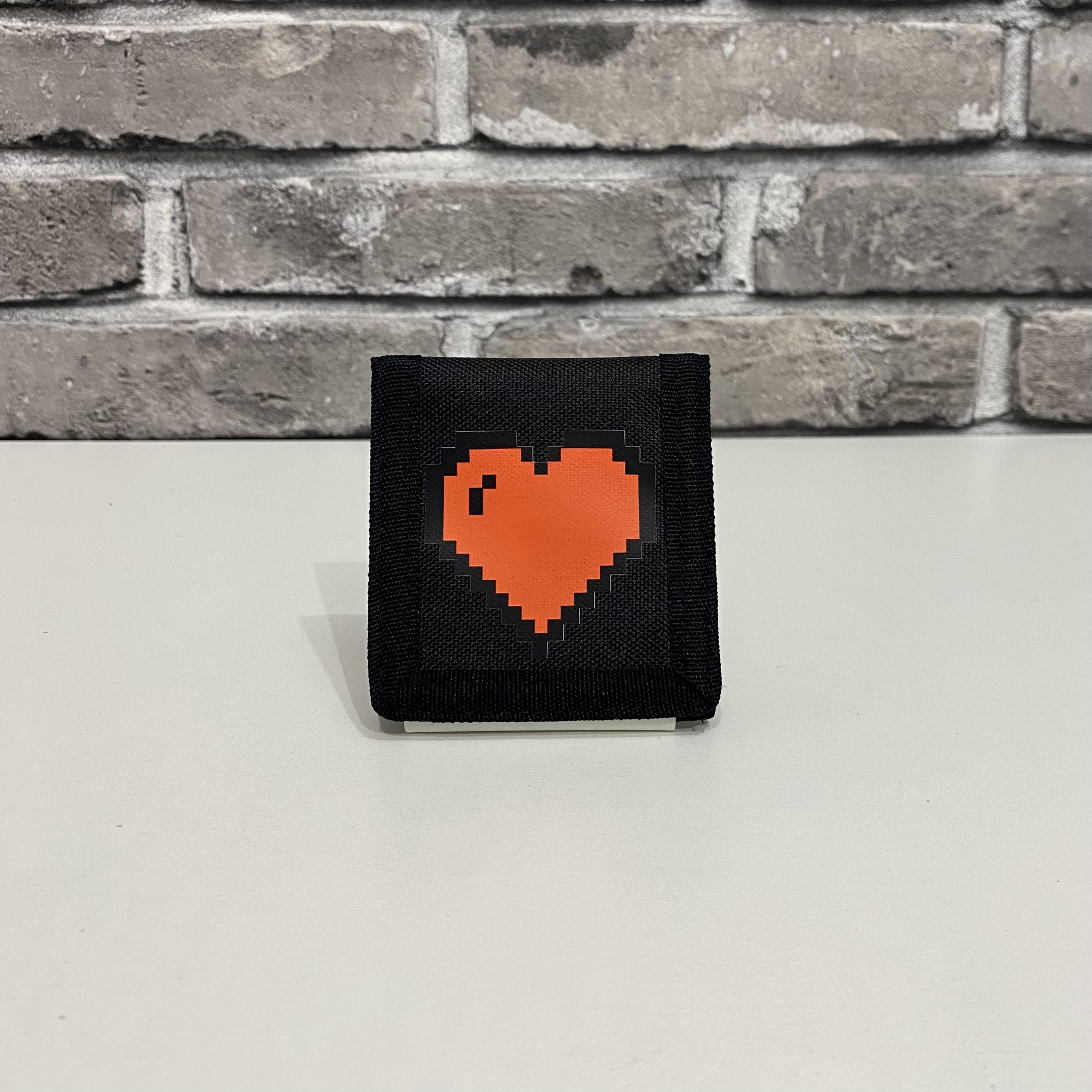 Чохол для презервативів 8×8 см – кондомниця з принтом (чорний / графіт)