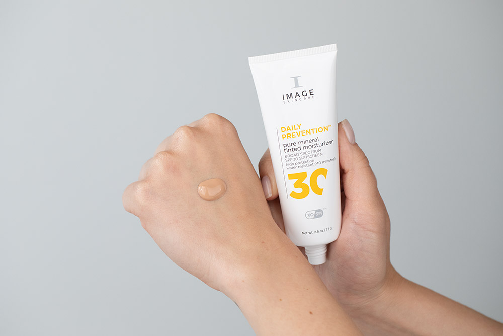 Image Skincare Daily Prevention Pure Mineral Tinted Moisturizer SPF 30, 73g - Тонуючий мінеральний зволожуючий крем