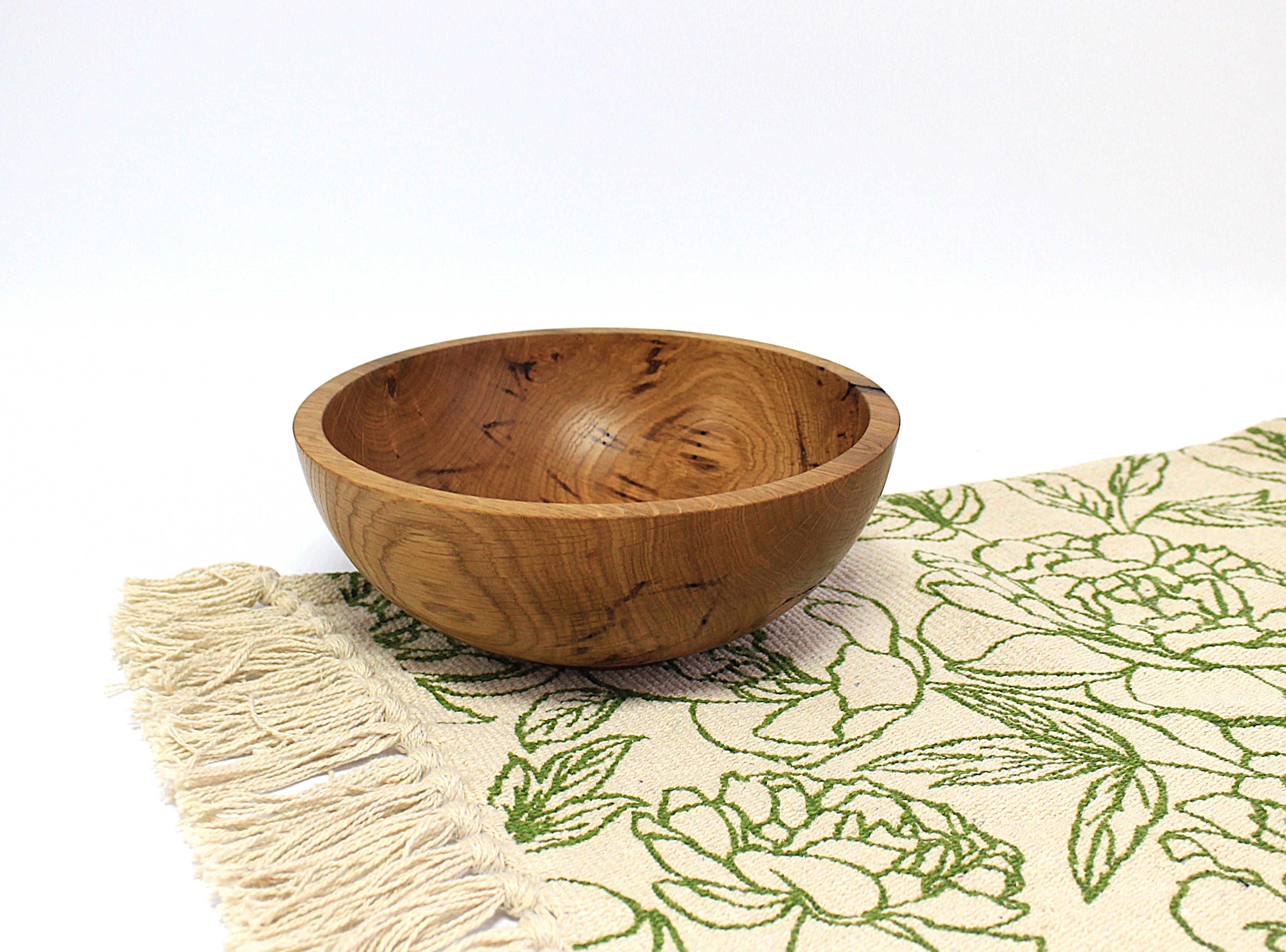 Миска з дуба для фруктів та горіхів