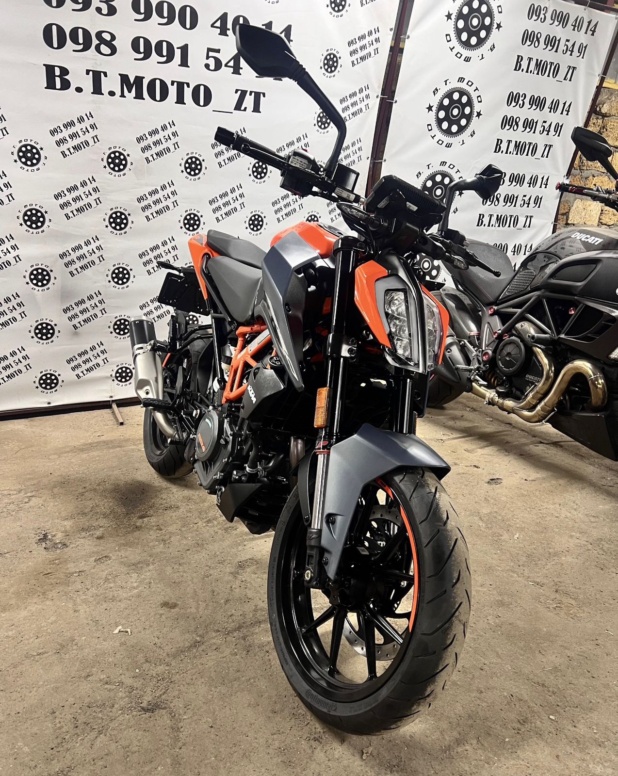 KTM 390 Duke 2023 рік