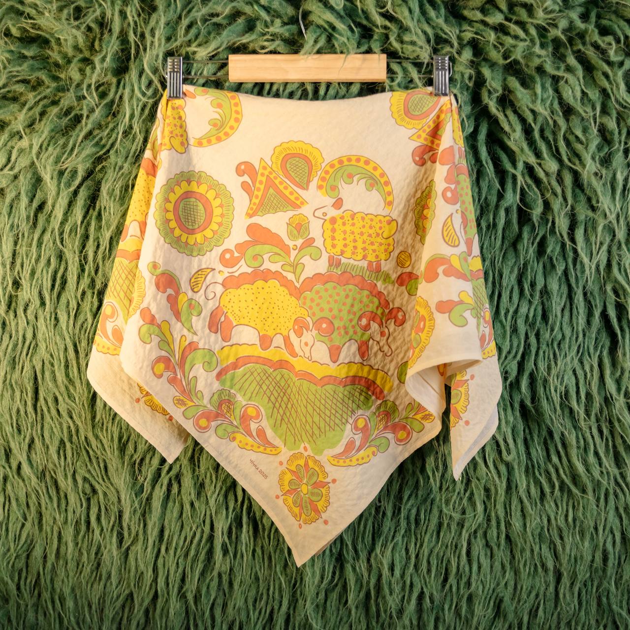 Хустка з овечками, розмір 80х80