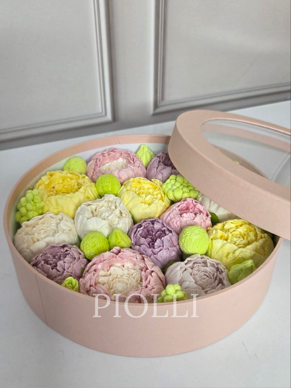 Коробка зефіру кругла D25см. півонії