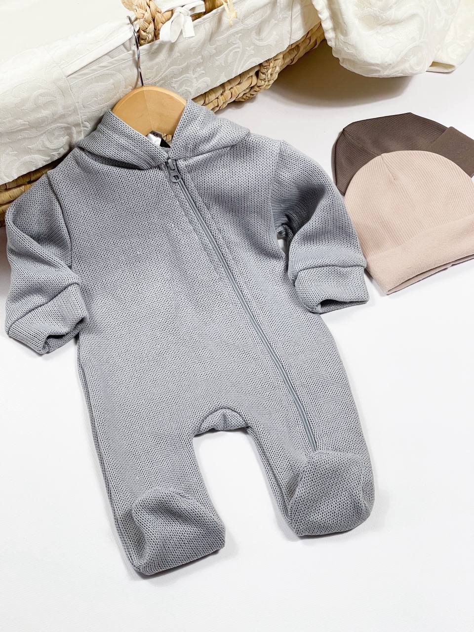 В`язаний комбінезон для немовлят