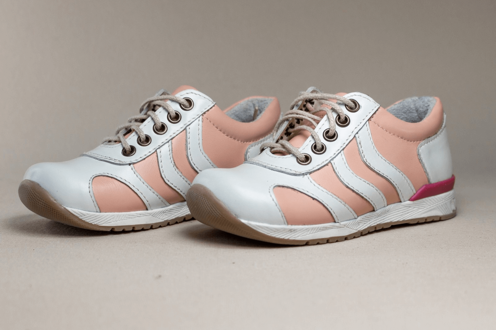 Дитячі кросівки 08/2