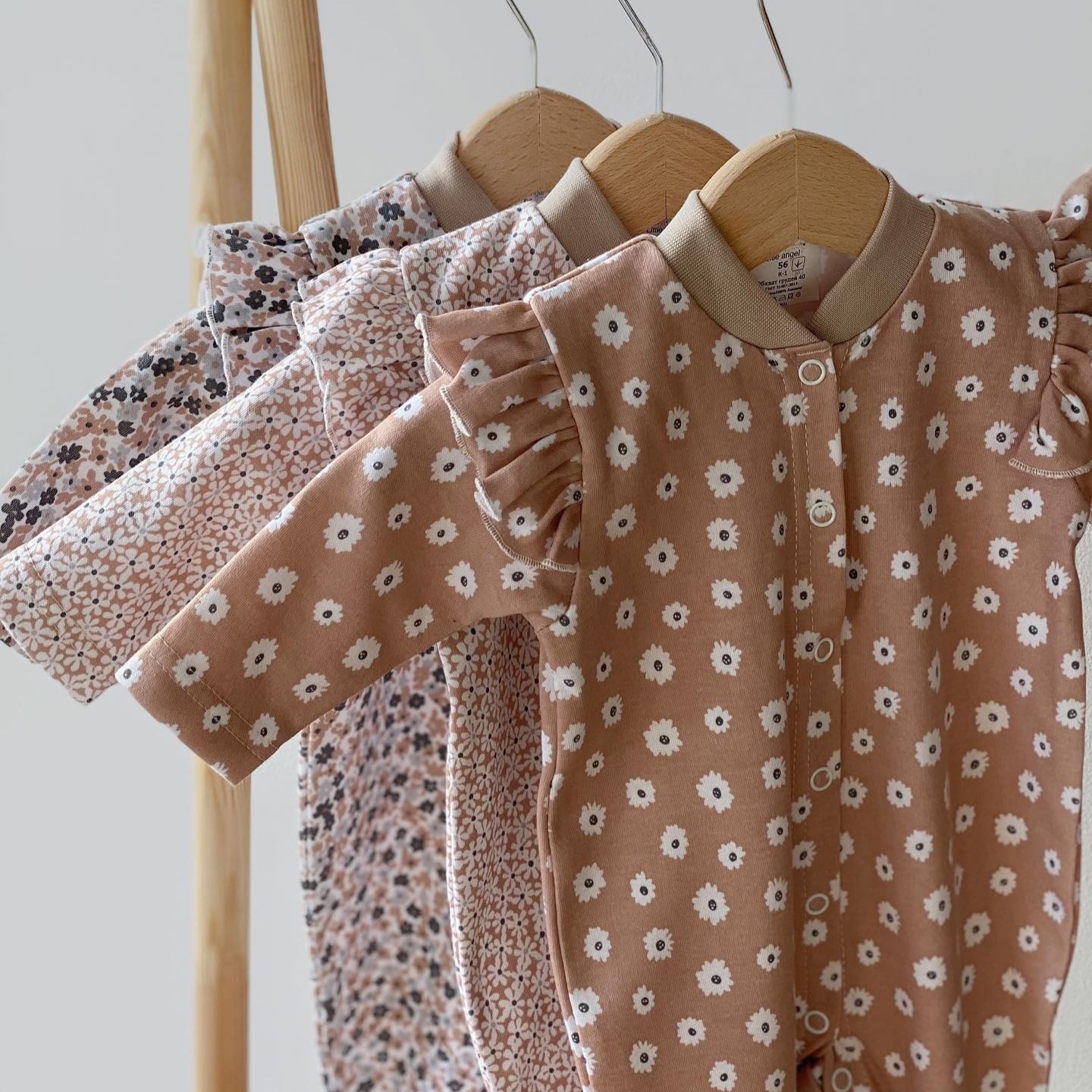 Чоловічок з квітковим принтом (56 см)