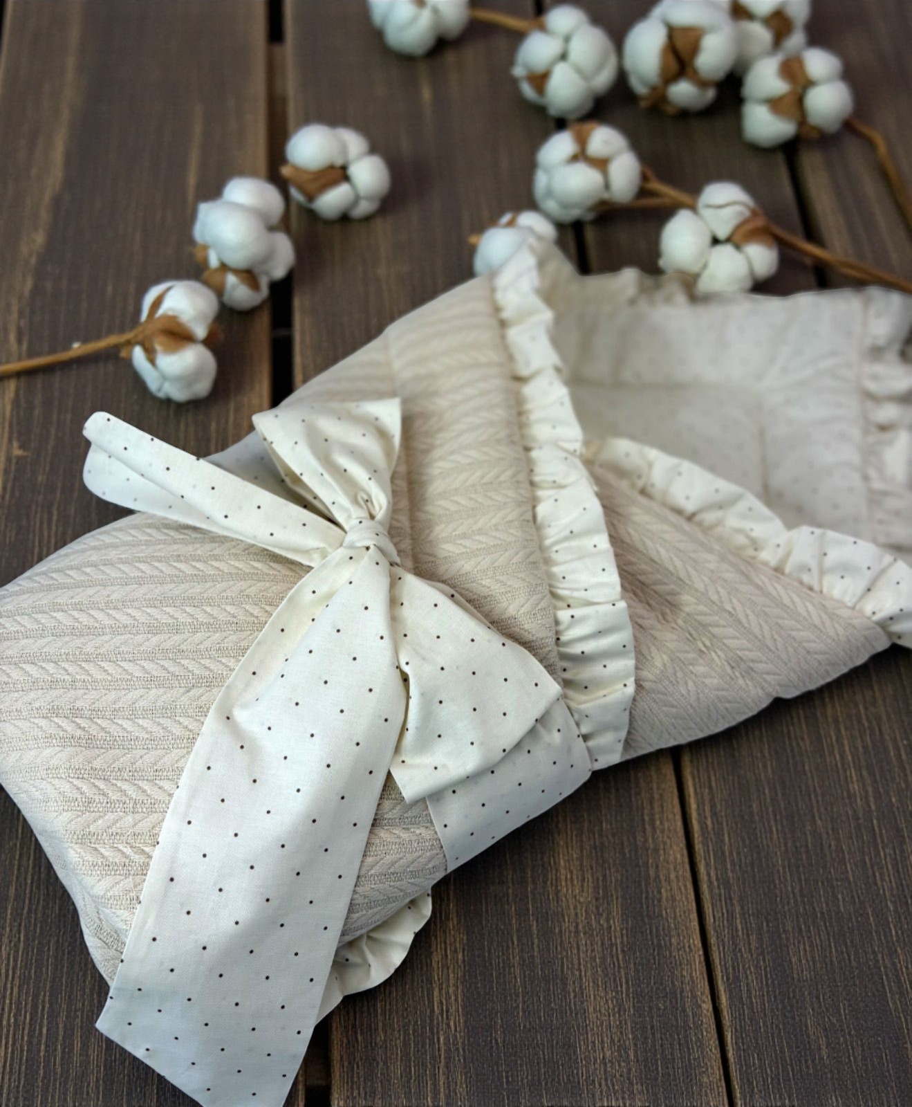 Теплий плед-конверт з бантом піке косичка 80 х 85 см Горошок бежевий