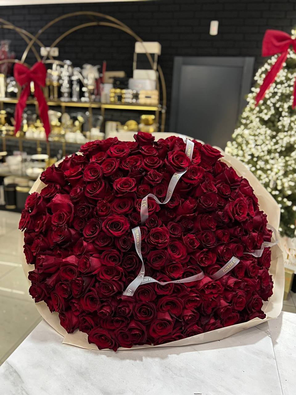 201 еквадорська червона троянда