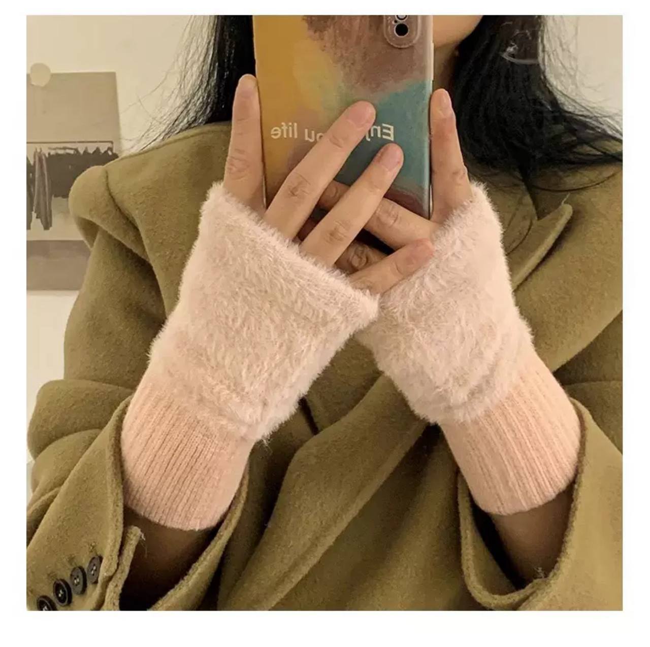 Мітенки теплі, пухнасті, рожеві