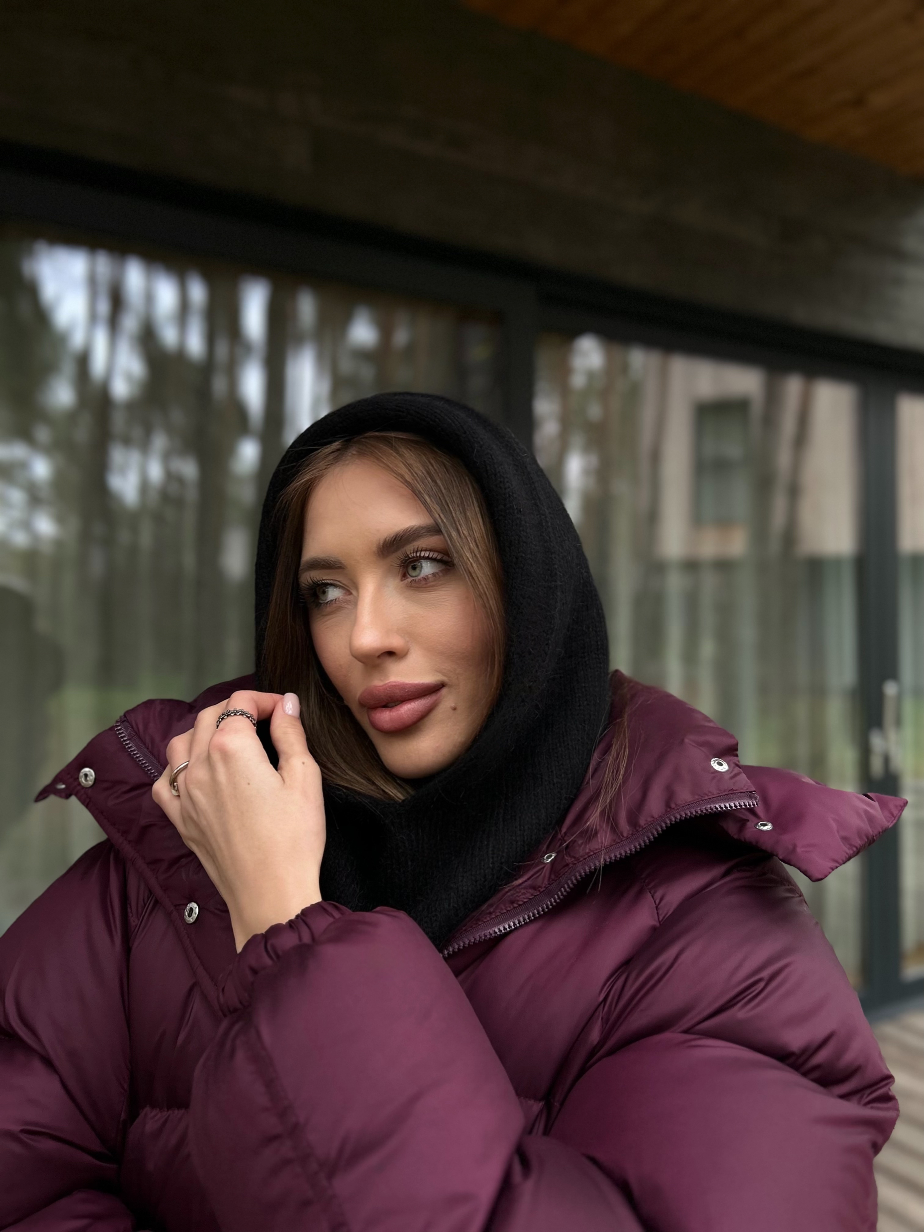 Капо ангоровий з відворотом чорний