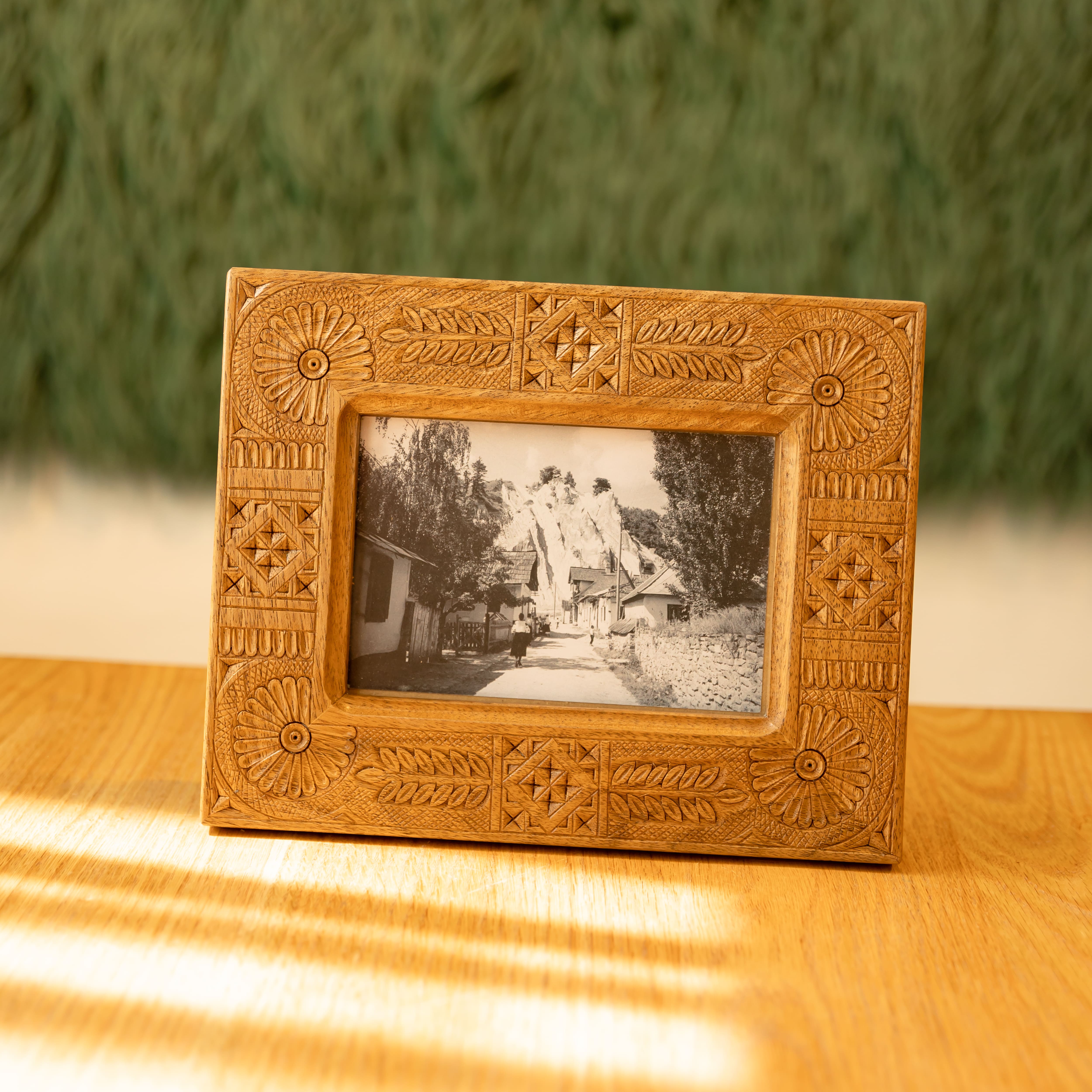 Різьблена рамка "Квіти", 25*20 см