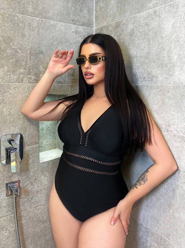 Черный цельный купальник PLUS SIZE Он подчеркивает фигуру, придает уверенности и выглядит роскошно