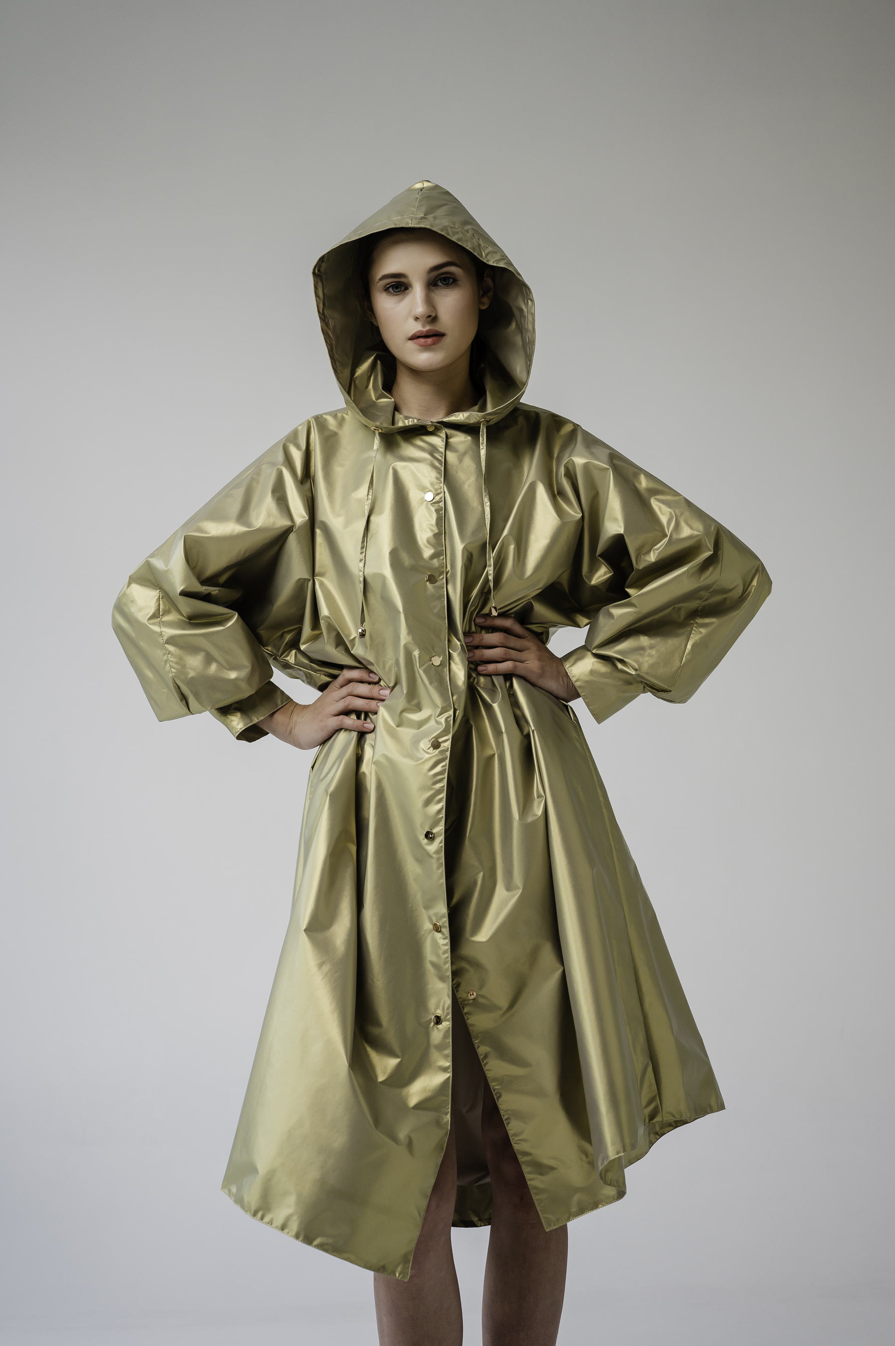 Золотий дизайнерський дощовик Oversize | Gold Designer Raincoat One size