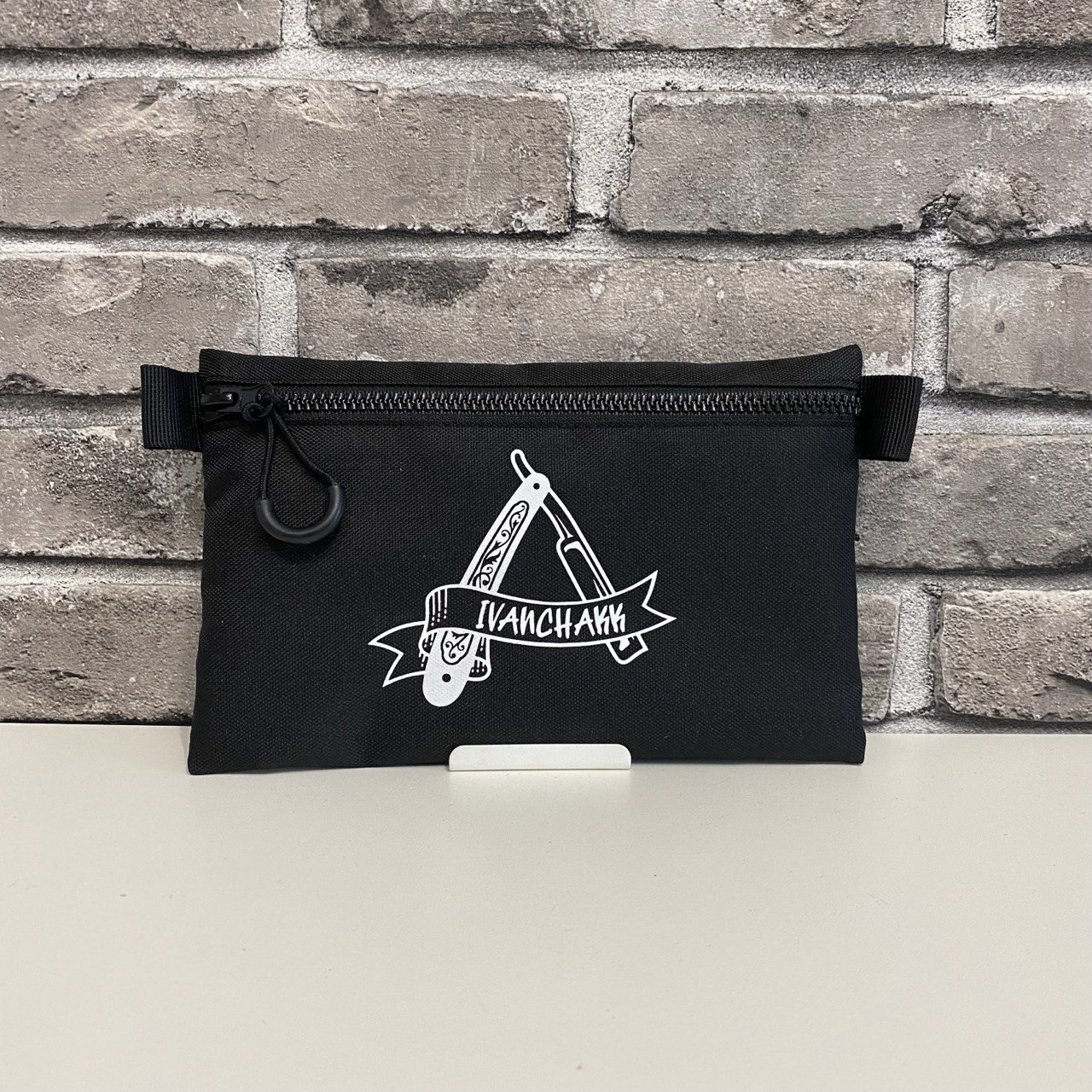 Органайзер «Барбер» з черепом і опасними бритвами — чорна сумка для барбершопу