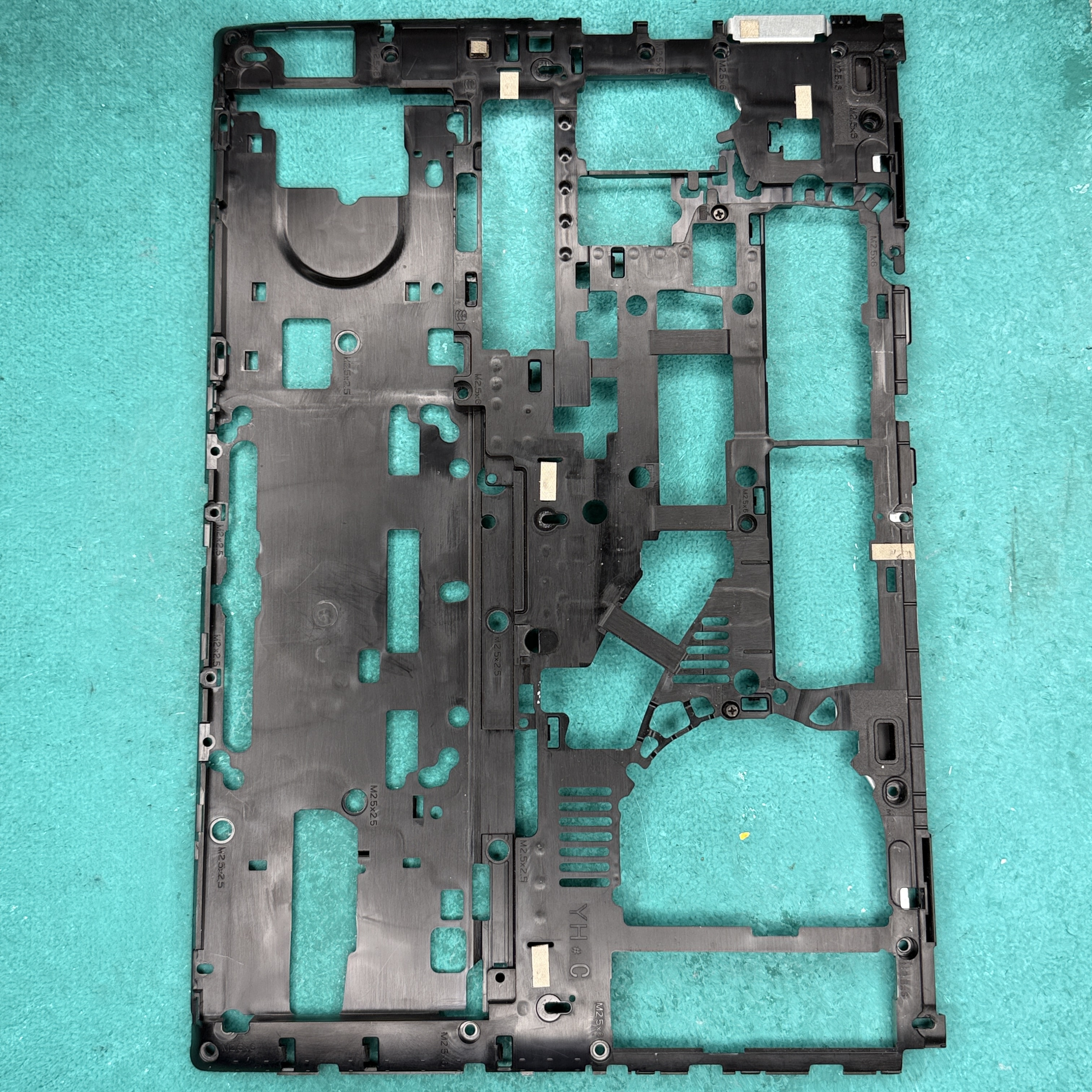 Внутрішня рама корпусу (Magnesium Frame)	Оригінал	HP ProBook 640 G4	L09540-001 / 6070B1220901