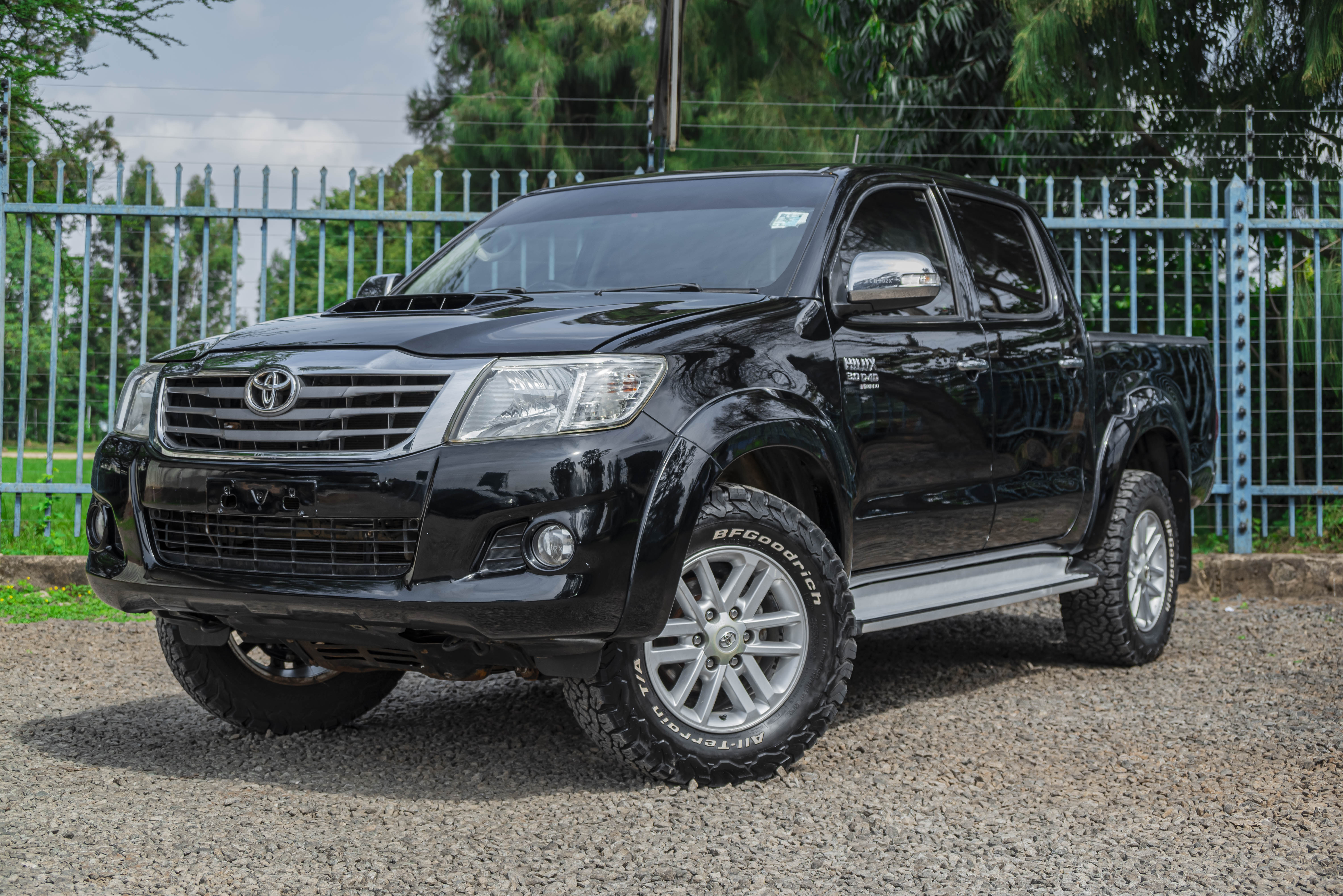 TOYOTA HILUX