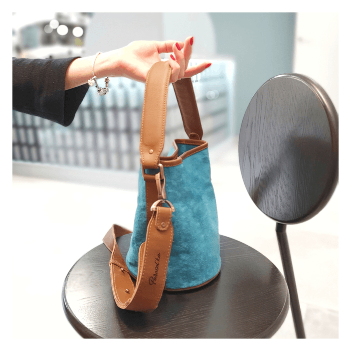 Bucketbag Turquoise + Matte Brown