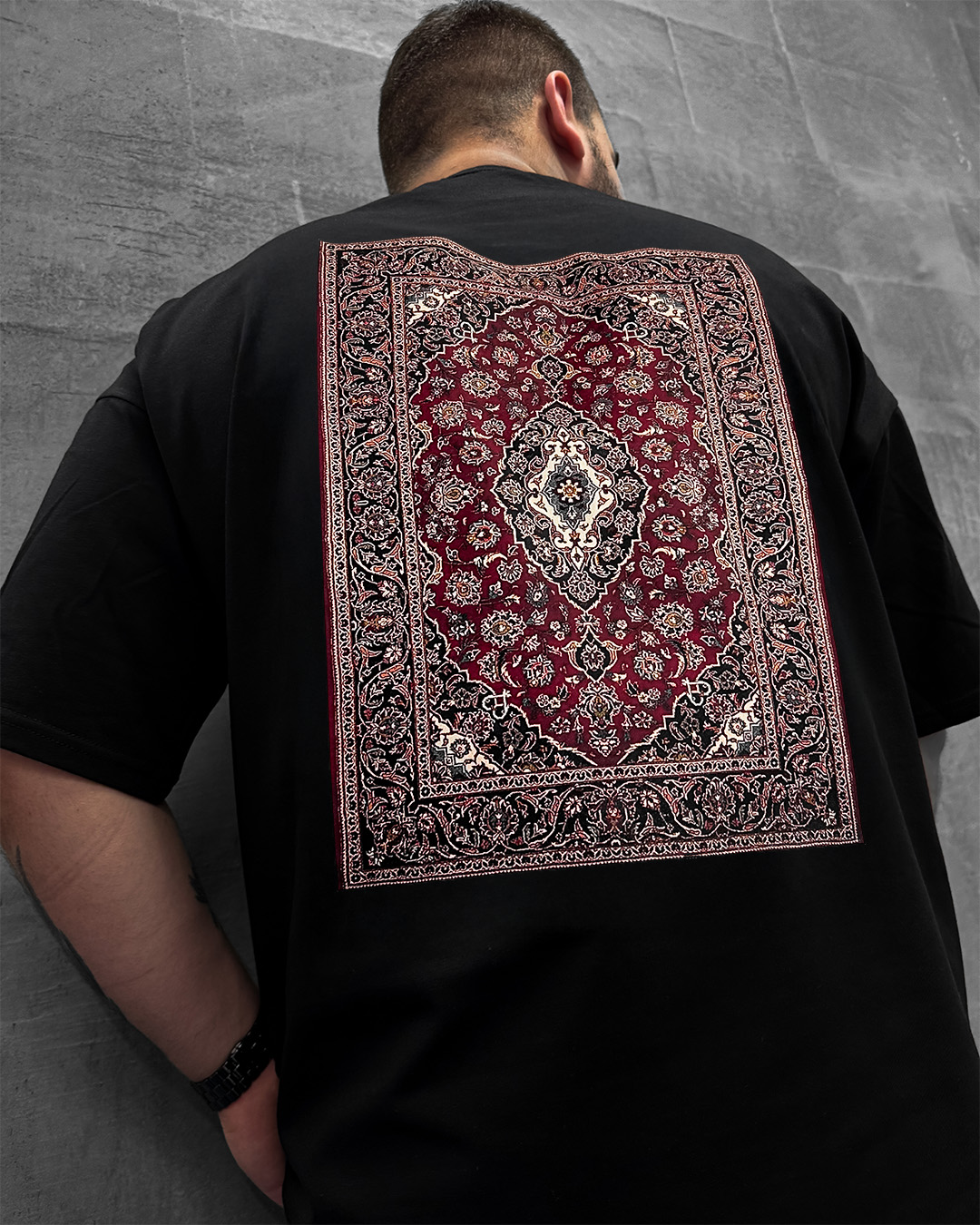 Футболка Carpet red
