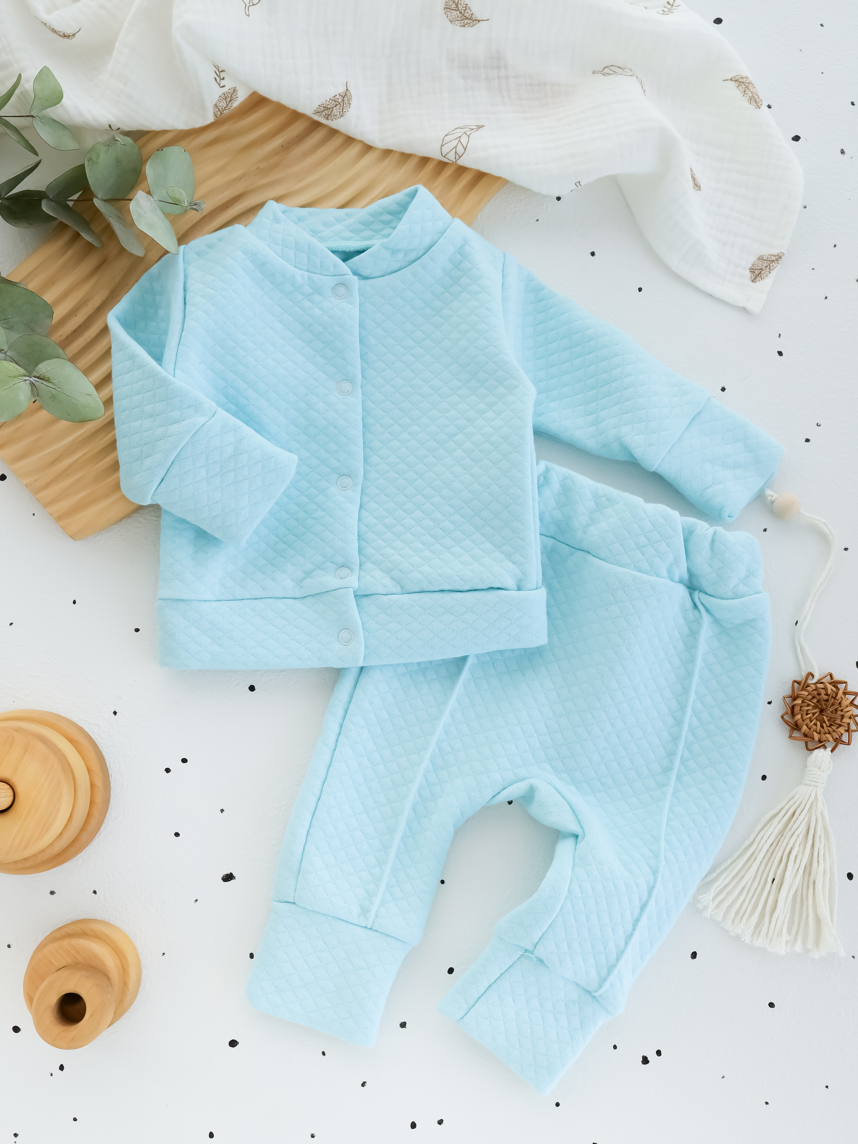 Комплект для новонародженого з капітону: кофточка + штанці