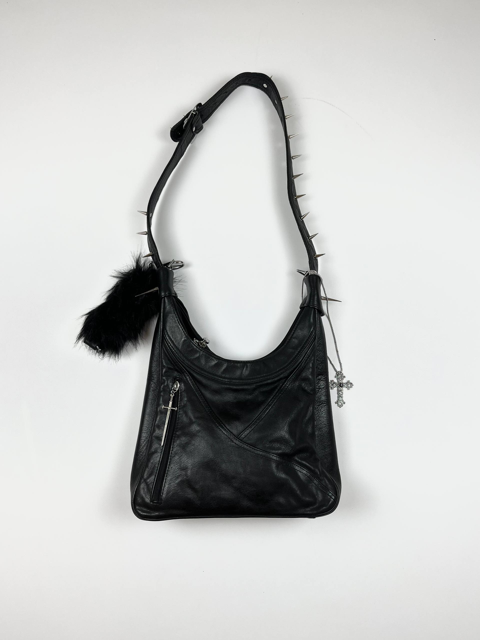 АВАНГАРДНА ШИПАСТА СУМКА (otricala)