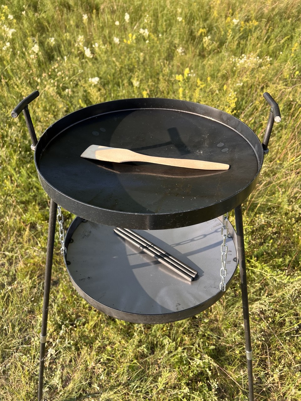 Сковорода Садж 40 см з підставкою для вогню на високих розбірних ніжках