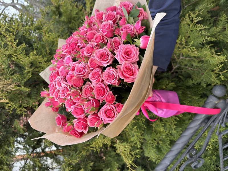 101 гілкова троянда "Алексін"