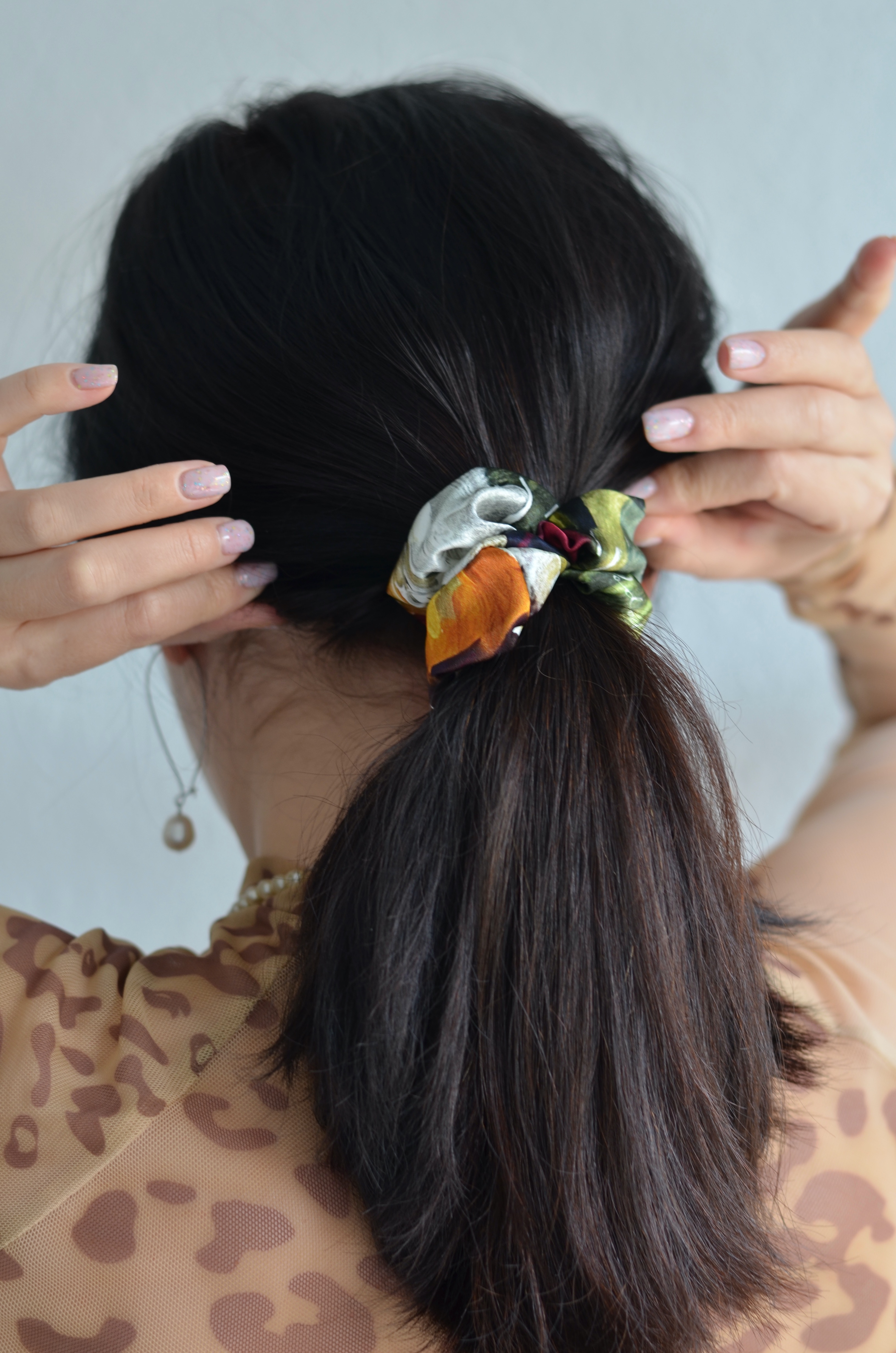 Шовкова резиночка Metamorphosis