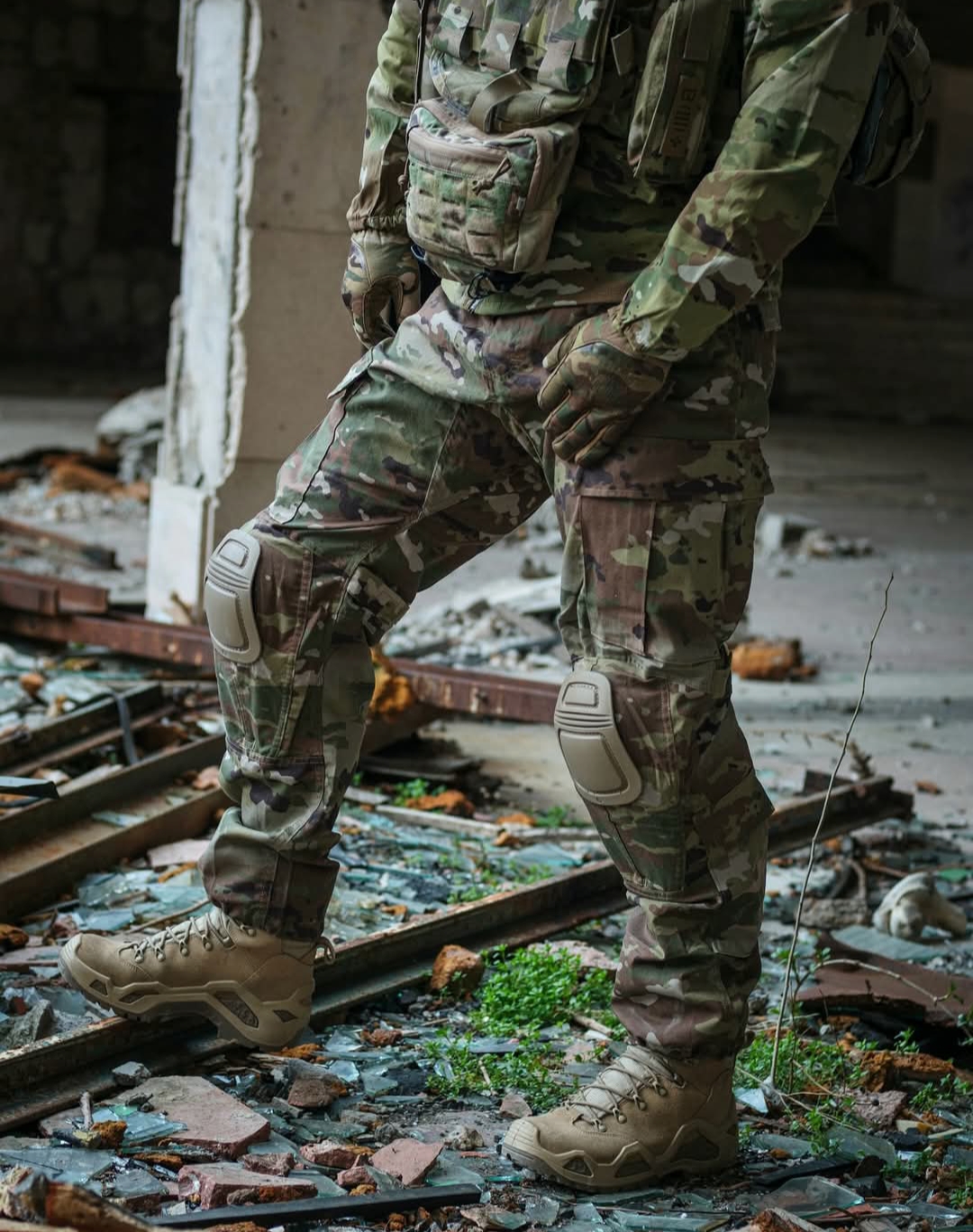 Тактичні негорючі армійські штани зі зйомними наколінниками "Army Combat Pants Advanced FR" для Сил Спецоперацій Армії США.