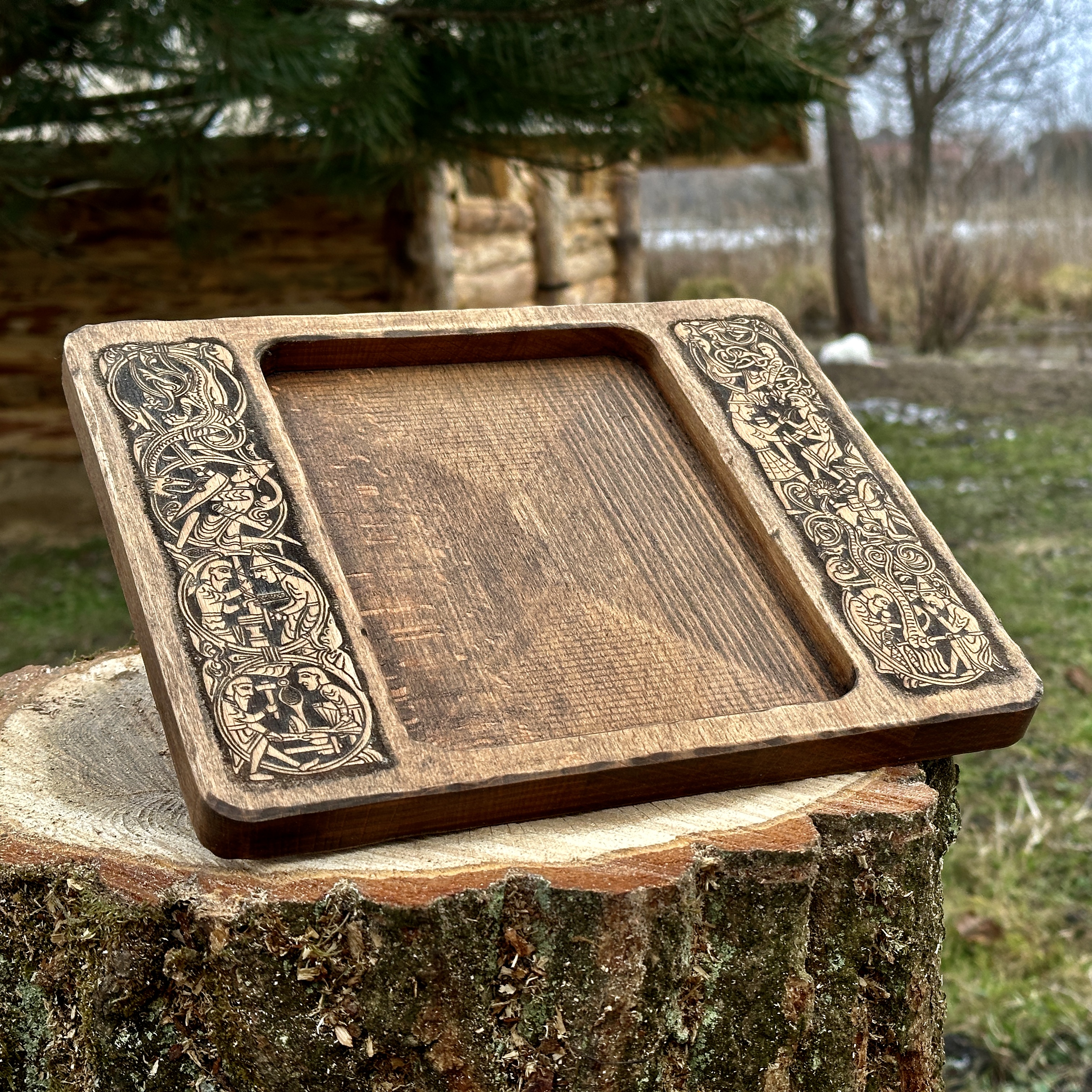 Таця Сігурд та Фафнір