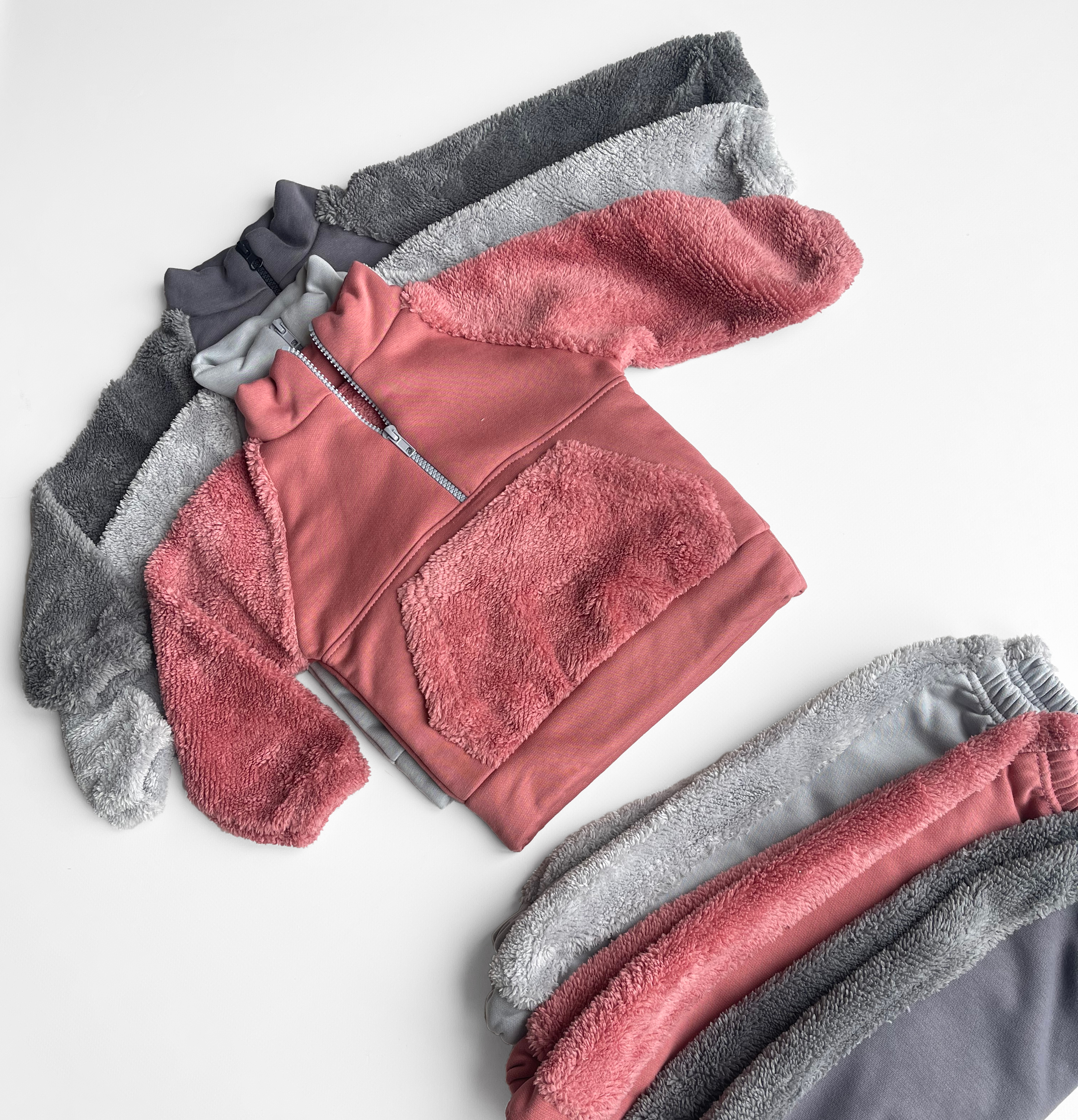 Комплект джемпер та штани