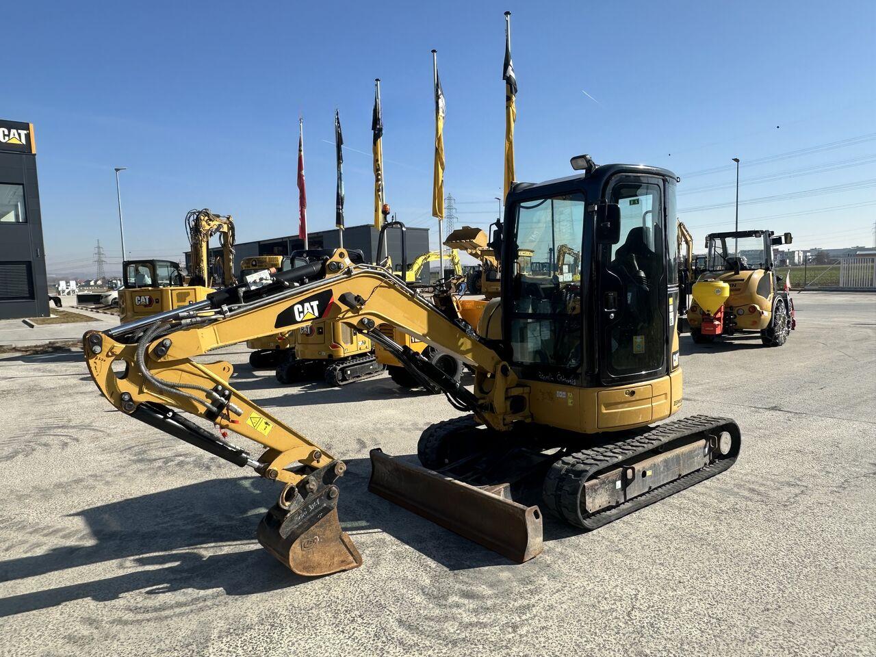 Екскаватор гусеничний міні caterpillar 303 | 2018 рік | 7 400 мотогодин