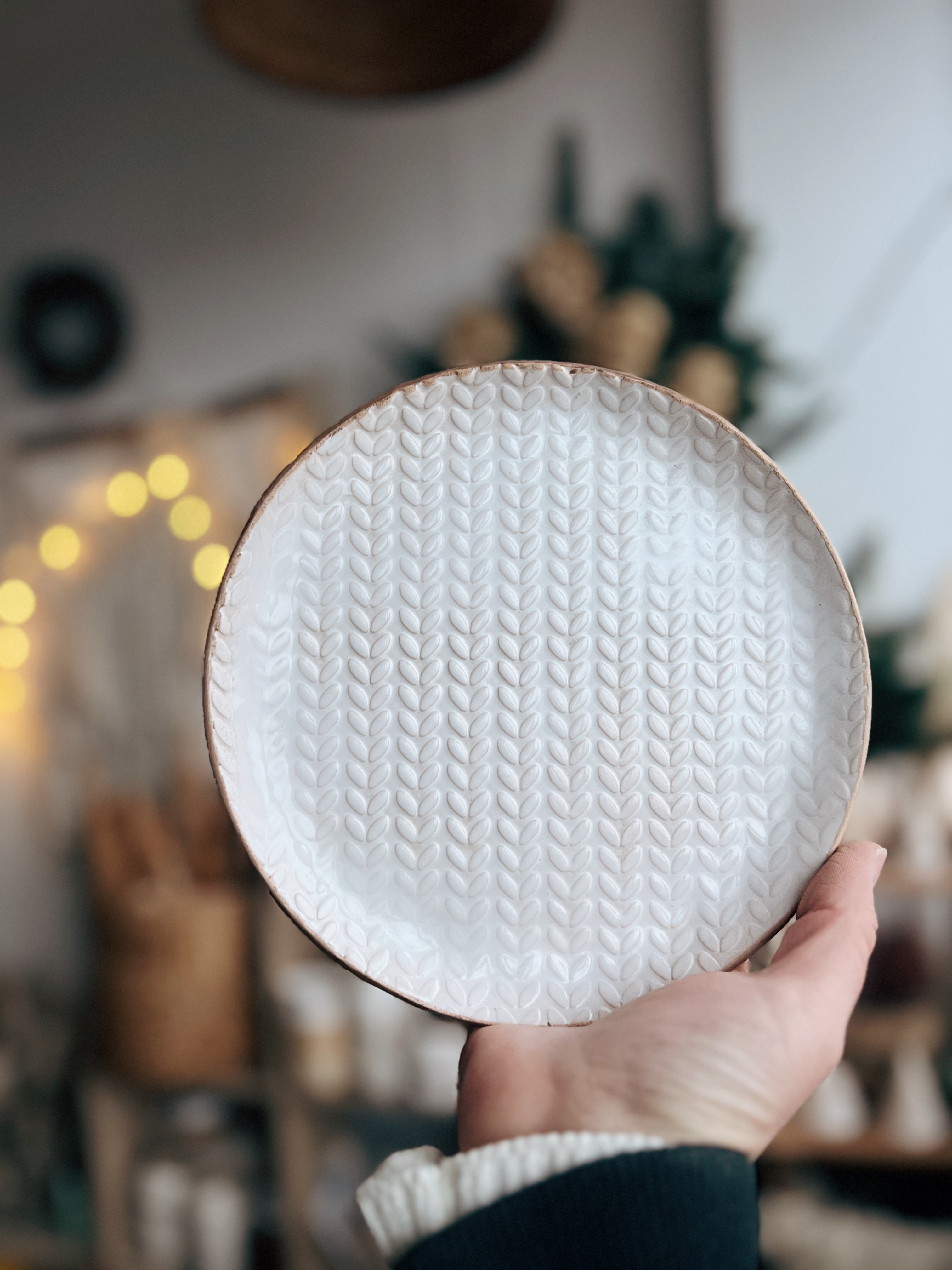 Тарілочка зі светриком 19 см