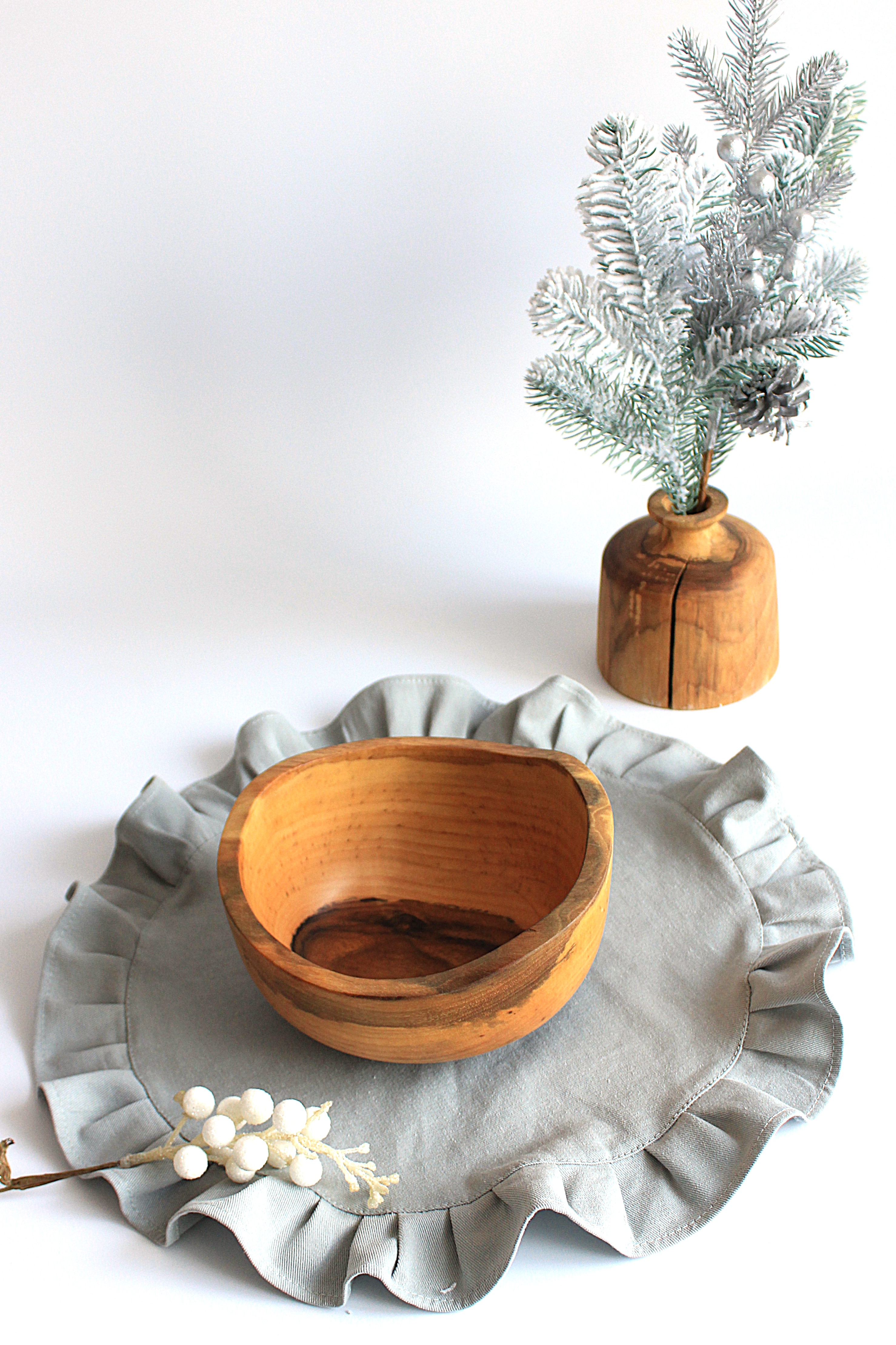 Фруктовниця з горіха ручної роботи