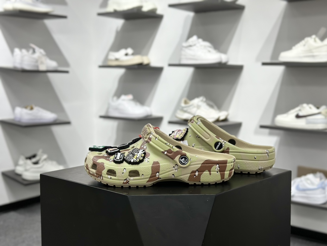 Crocs Classic Clog Full Print Slip-on Zamknięte Chodaki