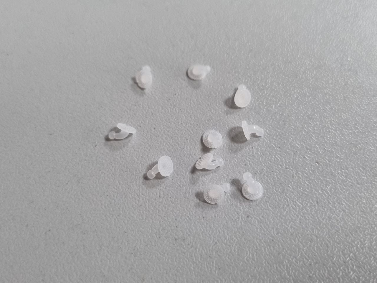 Кнопка керамічна з гачком Creative Dental