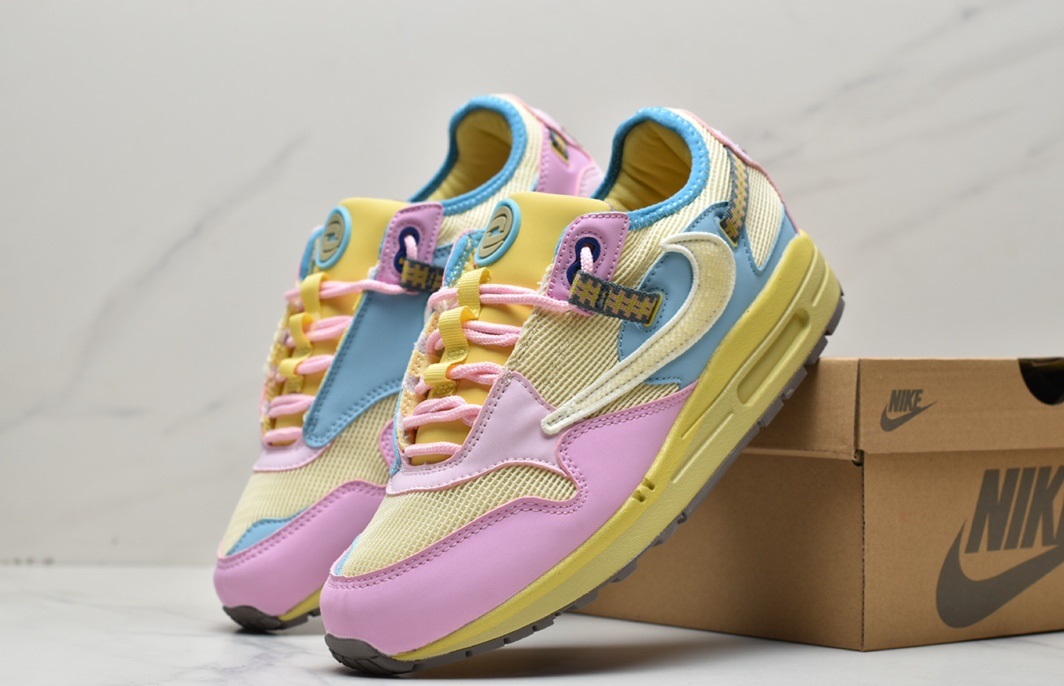 Travis Scoot x Nike Air Max 1 DO9392-900