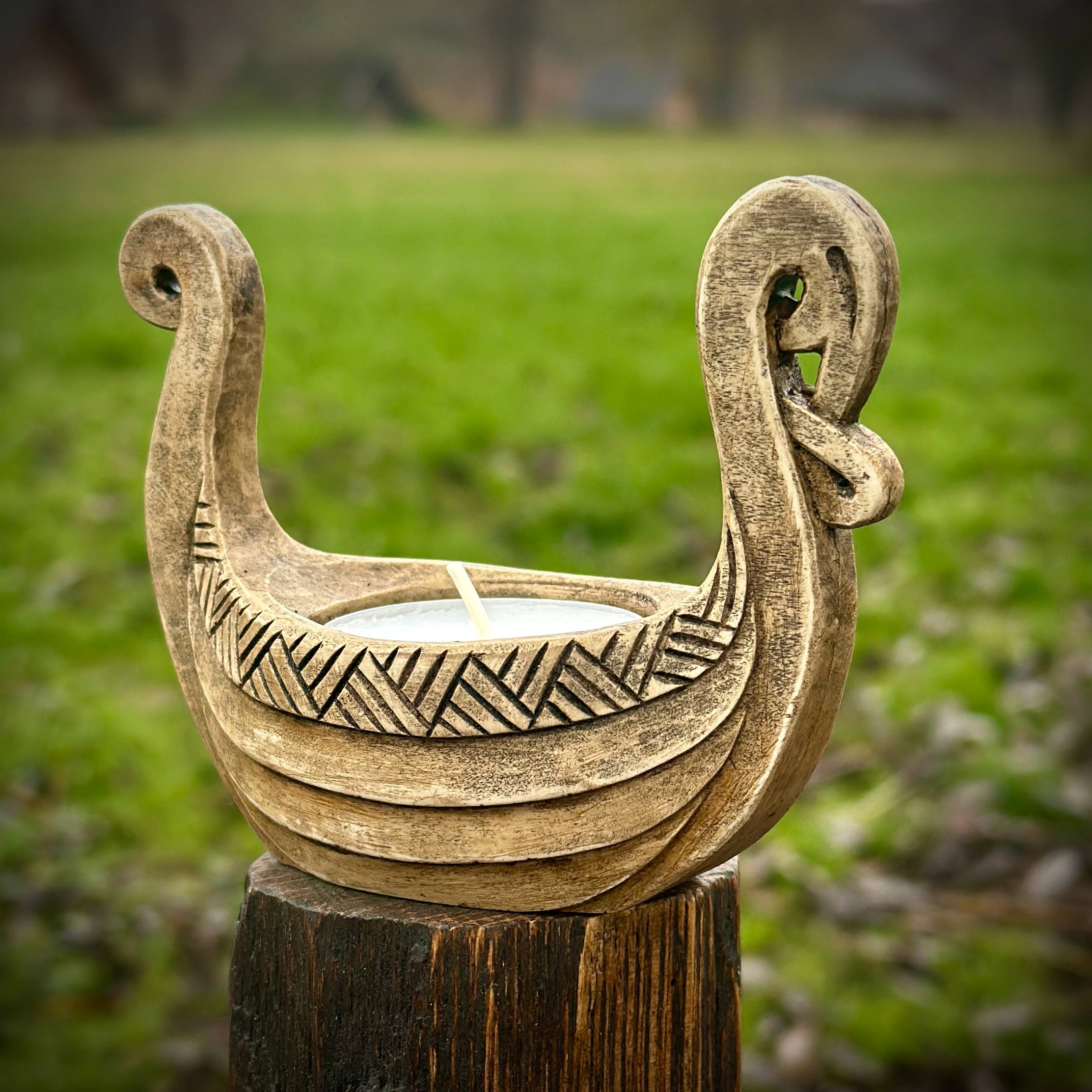 Підсвічник Дракар штучний мармур #1