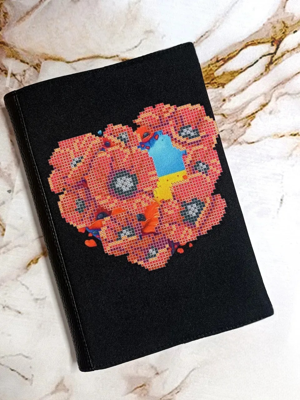 Шкіряна обкладинка для щоденника під вишивку