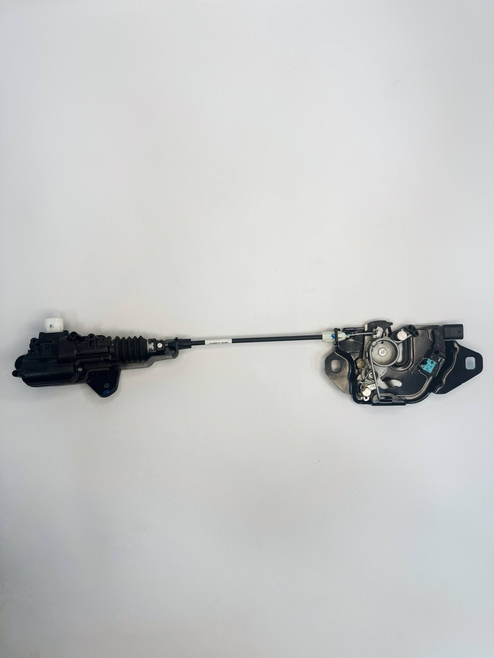 Замок капоту + актуатор капоту Tesla на MY/M3