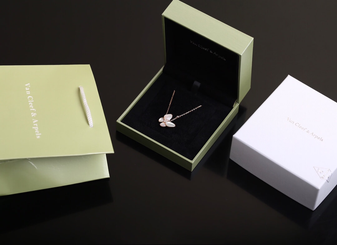 Van Cleef&Arpels підвіска золота