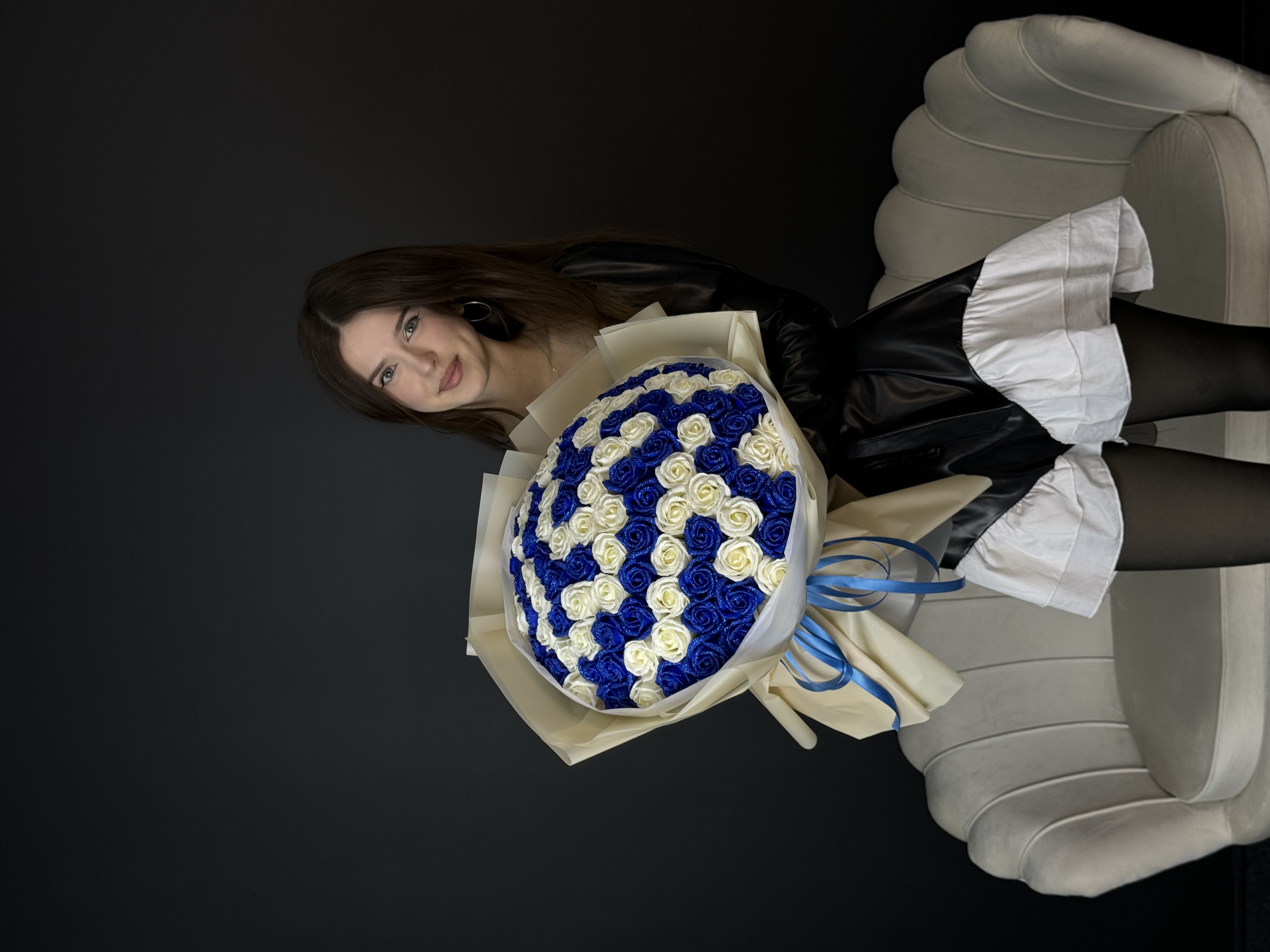 Синій з лимонним на 101 троянду з блискітками💙✨